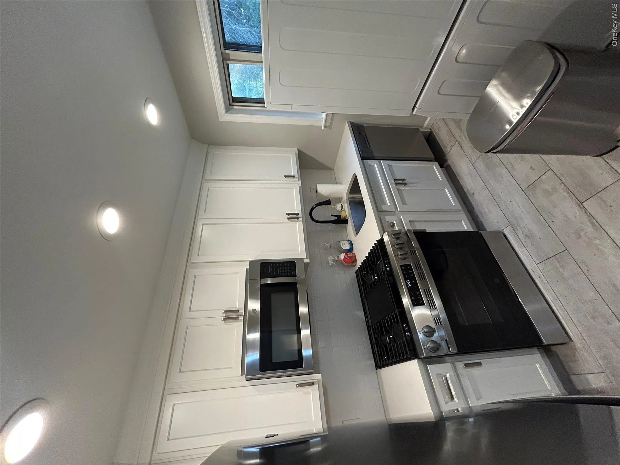 220-21 Hillside Avenue, New York, NY, 2 Bedrooms Bedrooms, 5 Rooms Rooms,1 BathroomBathrooms,Residential,For Rent,Hillside,0,1039061 220-21 Hillside Avenue, New York, NY, 2 Bedrooms Bedrooms, 5 Rooms Rooms,1 BathroomBathrooms,Residential,For Rent,Hillside,0,1039061