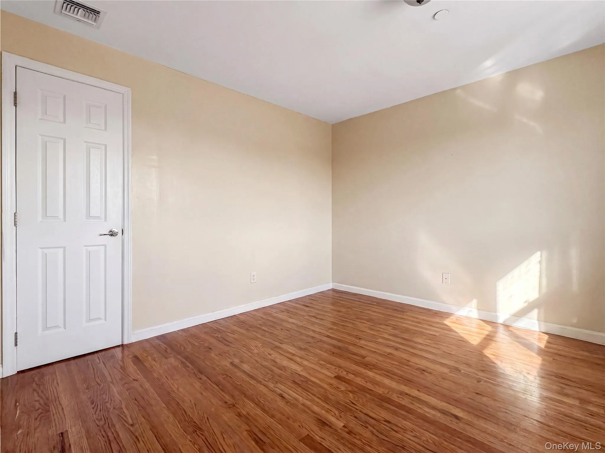 339 Avenue P, New York, NY, 2 Bedrooms Bedrooms, 3 Rooms Rooms,2 BathroomsBathrooms,Residential,For Rent,Avenue P,0,1039067 339 Avenue P, New York, NY, 2 Bedrooms Bedrooms, 3 Rooms Rooms,2 BathroomsBathrooms,Residential,For Rent,Avenue P,0,1039067