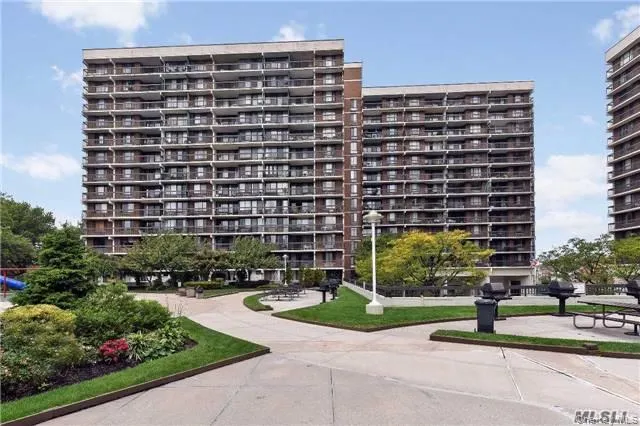 150-38 Union Turnpike, New York, NY, 1 Bedroom Bedrooms, 5 Rooms Rooms,1 BathroomBathrooms,Residential,For Rent,Union,0,1039069 150-38 Union Turnpike, New York, NY, 1 Bedroom Bedrooms, 5 Rooms Rooms,1 BathroomBathrooms,Residential,For Rent,Union,0,1039069
