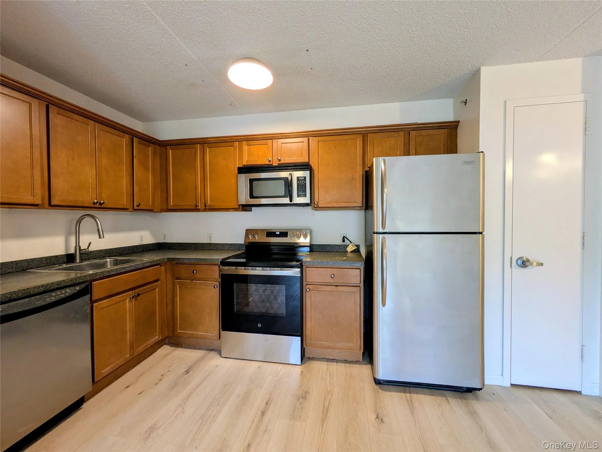 221 Beach 80, New York, NY, 2 Bedrooms Bedrooms, 5 Rooms Rooms,1 BathroomBathrooms,Residential Lease,For Rent,Beach 80,0,1039072 221 Beach 80, New York, NY, 2 Bedrooms Bedrooms, 5 Rooms Rooms,1 BathroomBathrooms,Residential Lease,For Rent,Beach 80,0,1039072