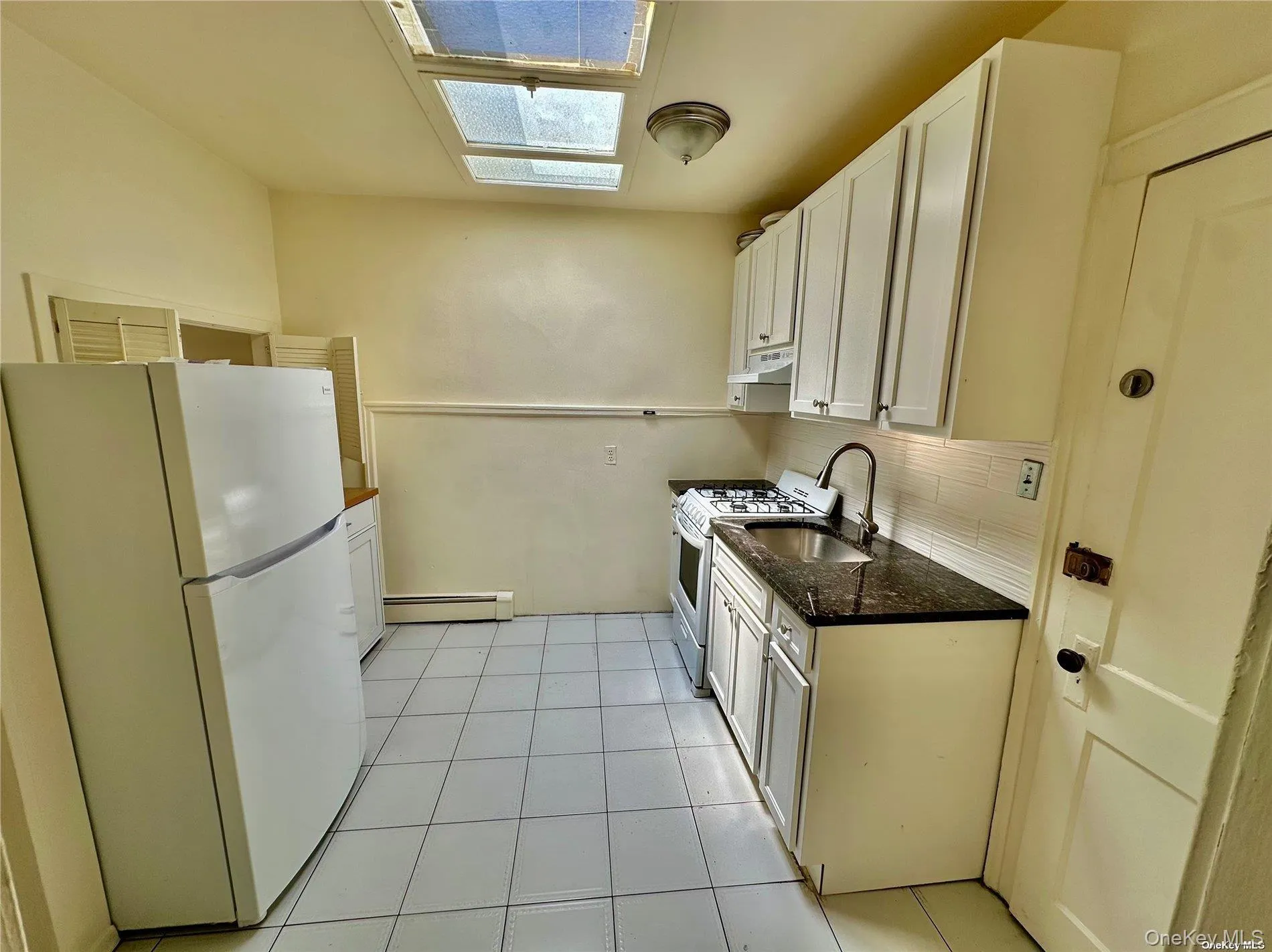 918 Hempstead Street, Hempstead, NY, 1 Bedroom Bedrooms, 3 Rooms Rooms,1 BathroomBathrooms,Residential Lease,For Rent,Hempstead,0,1039079 918 Hempstead Street, Hempstead, NY, 1 Bedroom Bedrooms, 3 Rooms Rooms,1 BathroomBathrooms,Residential Lease,For Rent,Hempstead,0,1039079