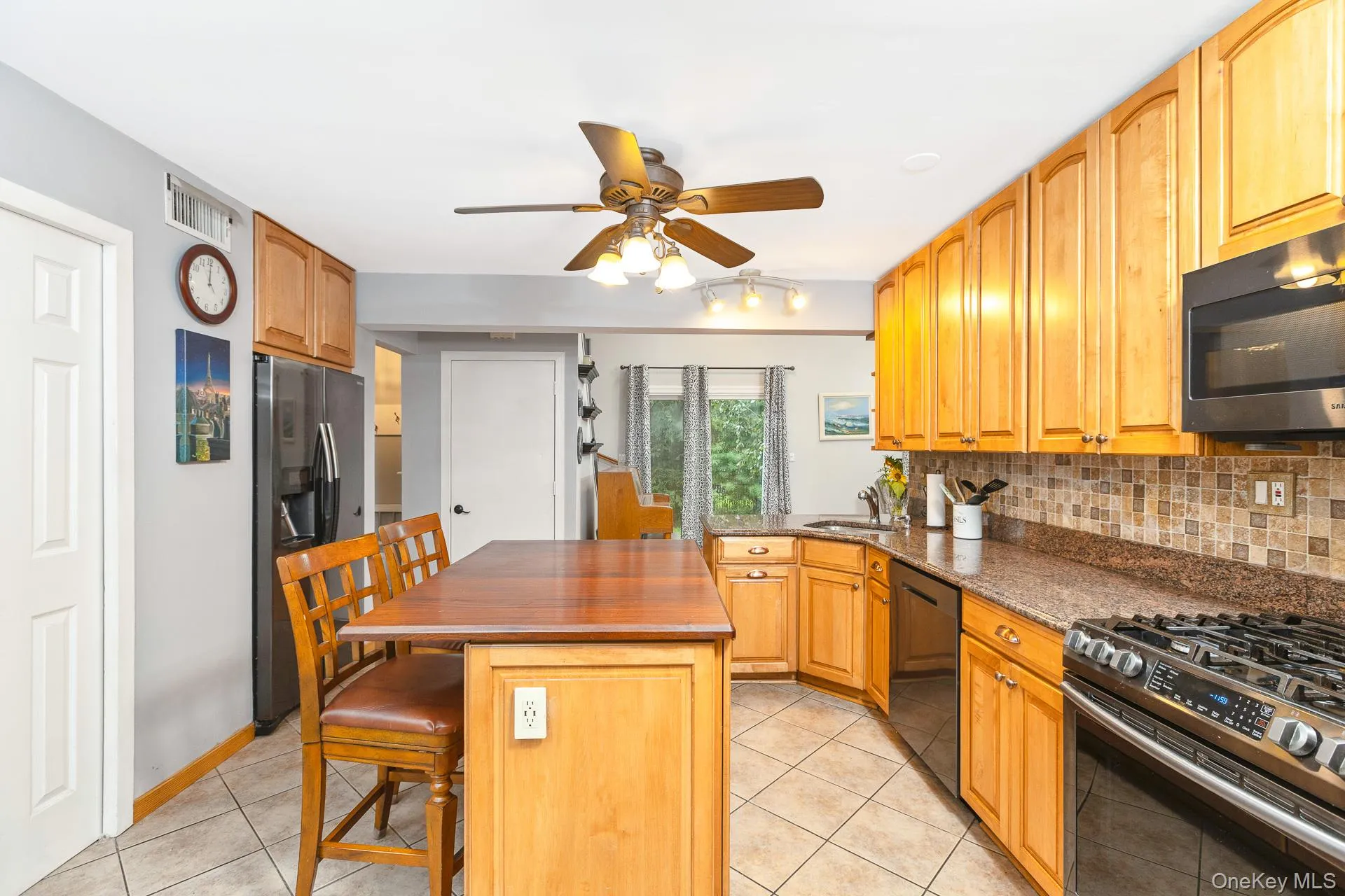 30 Long Pond Road, Riverhead, NY, 4 Bedrooms Bedrooms, 9 Rooms Rooms,3 BathroomsBathrooms,Residential,For Rent,Long Pond,0,1039087 30 Long Pond Road, Riverhead, NY, 4 Bedrooms Bedrooms, 9 Rooms Rooms,3 BathroomsBathrooms,Residential,For Rent,Long Pond,0,1039087