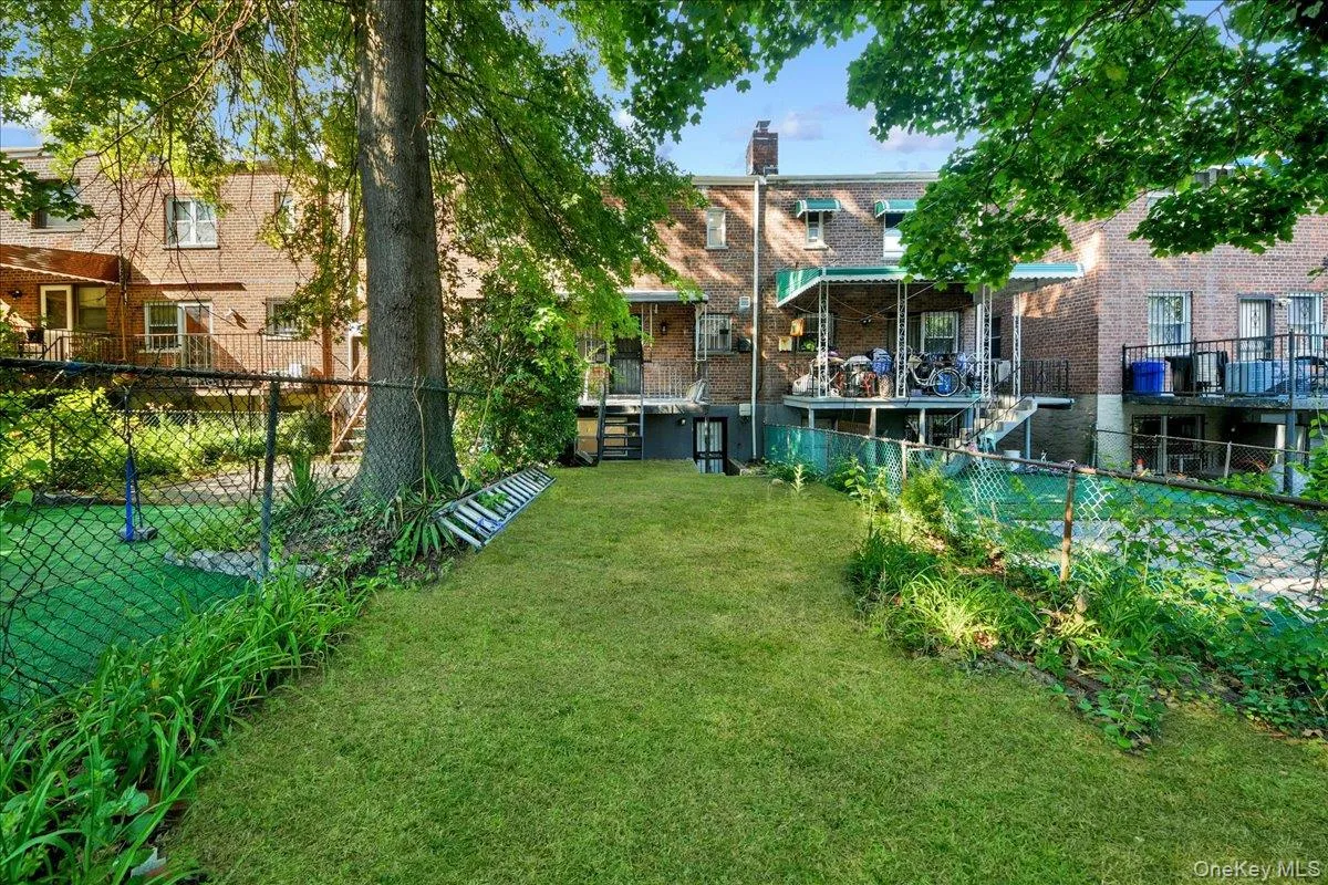 1052 227th Street, New York, NY, 4 Bedrooms Bedrooms, 6 Rooms Rooms,2 BathroomsBathrooms,Residential,For Rent,227th,0,1039093 1052 227th Street, New York, NY, 4 Bedrooms Bedrooms, 6 Rooms Rooms,2 BathroomsBathrooms,Residential,For Rent,227th,0,1039093
