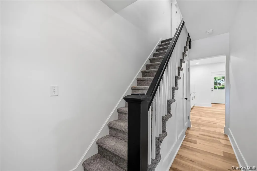17 Cherry Street, Warwick (town), NY, 3 Bedrooms Bedrooms, 5 Rooms Rooms,1 BathroomBathrooms,Residential Lease,For Rent,Cherry,0,1039098 17 Cherry Street, Warwick (town), NY, 3 Bedrooms Bedrooms, 5 Rooms Rooms,1 BathroomBathrooms,Residential Lease,For Rent,Cherry,0,1039098