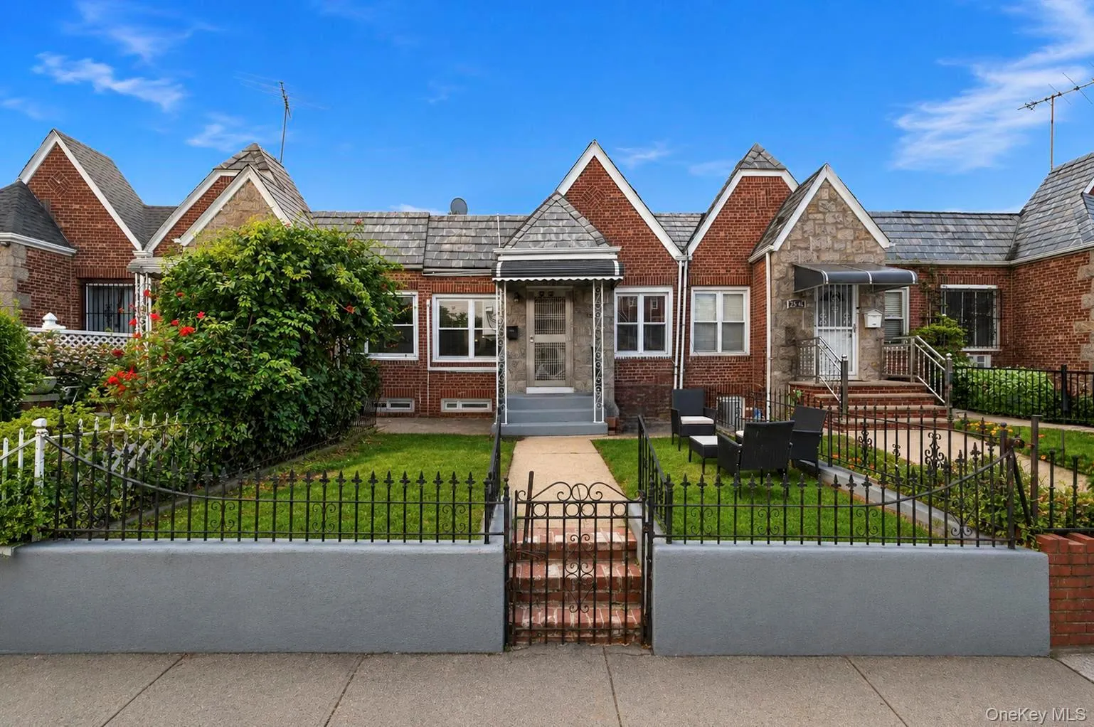 25-50 86th Street, New York, NY, 2 Bedrooms Bedrooms, 8 Rooms Rooms,2 BathroomsBathrooms,Residential,For Rent,86th,0,1039099 25-50 86th Street, New York, NY, 2 Bedrooms Bedrooms, 8 Rooms Rooms,2 BathroomsBathrooms,Residential,For Rent,86th,0,1039099