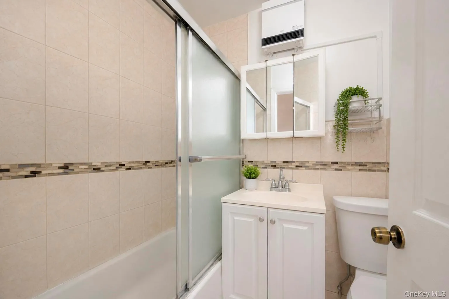 25-50 86th Street, New York, NY, 2 Bedrooms Bedrooms, 8 Rooms Rooms,2 BathroomsBathrooms,Residential,For Rent,86th,0,1039099 25-50 86th Street, New York, NY, 2 Bedrooms Bedrooms, 8 Rooms Rooms,2 BathroomsBathrooms,Residential,For Rent,86th,0,1039099