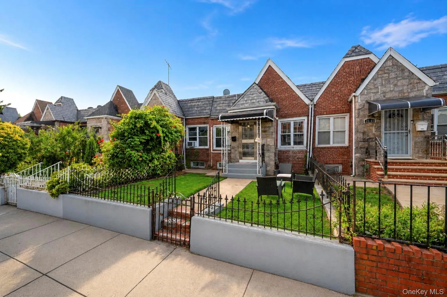 25-50 86th Street, New York, NY, 2 Bedrooms Bedrooms, 8 Rooms Rooms,2 BathroomsBathrooms,Residential,For Rent,86th,0,1039099 25-50 86th Street, New York, NY, 2 Bedrooms Bedrooms, 8 Rooms Rooms,2 BathroomsBathrooms,Residential,For Rent,86th,0,1039099
