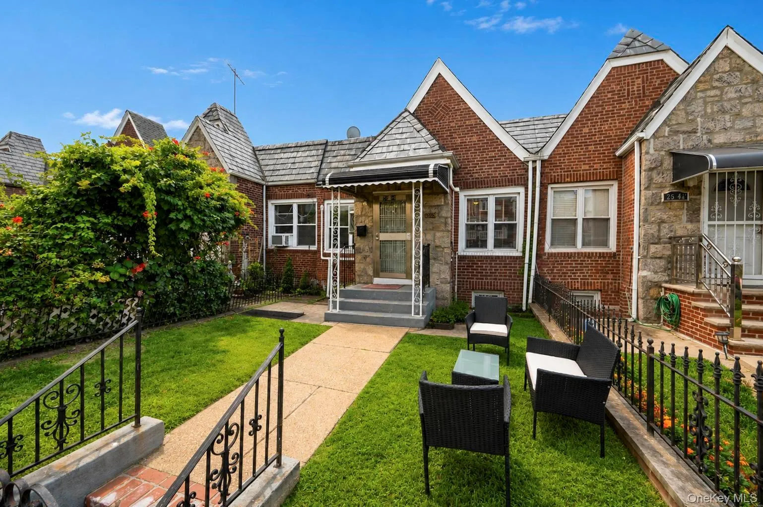 25-50 86th Street, New York, NY, 2 Bedrooms Bedrooms, 8 Rooms Rooms,2 BathroomsBathrooms,Residential,For Rent,86th,0,1039099 25-50 86th Street, New York, NY, 2 Bedrooms Bedrooms, 8 Rooms Rooms,2 BathroomsBathrooms,Residential,For Rent,86th,0,1039099
