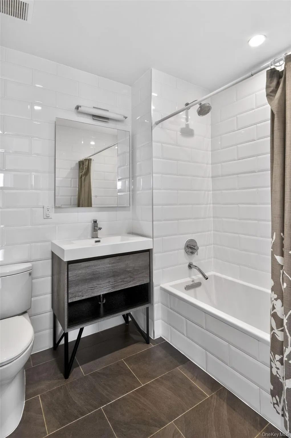 225 138 Street, New York, NY, 2 Bedrooms Bedrooms, 6 Rooms Rooms,2 BathroomsBathrooms,Residential Lease,For Rent,138,0,1039101 225 138 Street, New York, NY, 2 Bedrooms Bedrooms, 6 Rooms Rooms,2 BathroomsBathrooms,Residential Lease,For Rent,138,0,1039101