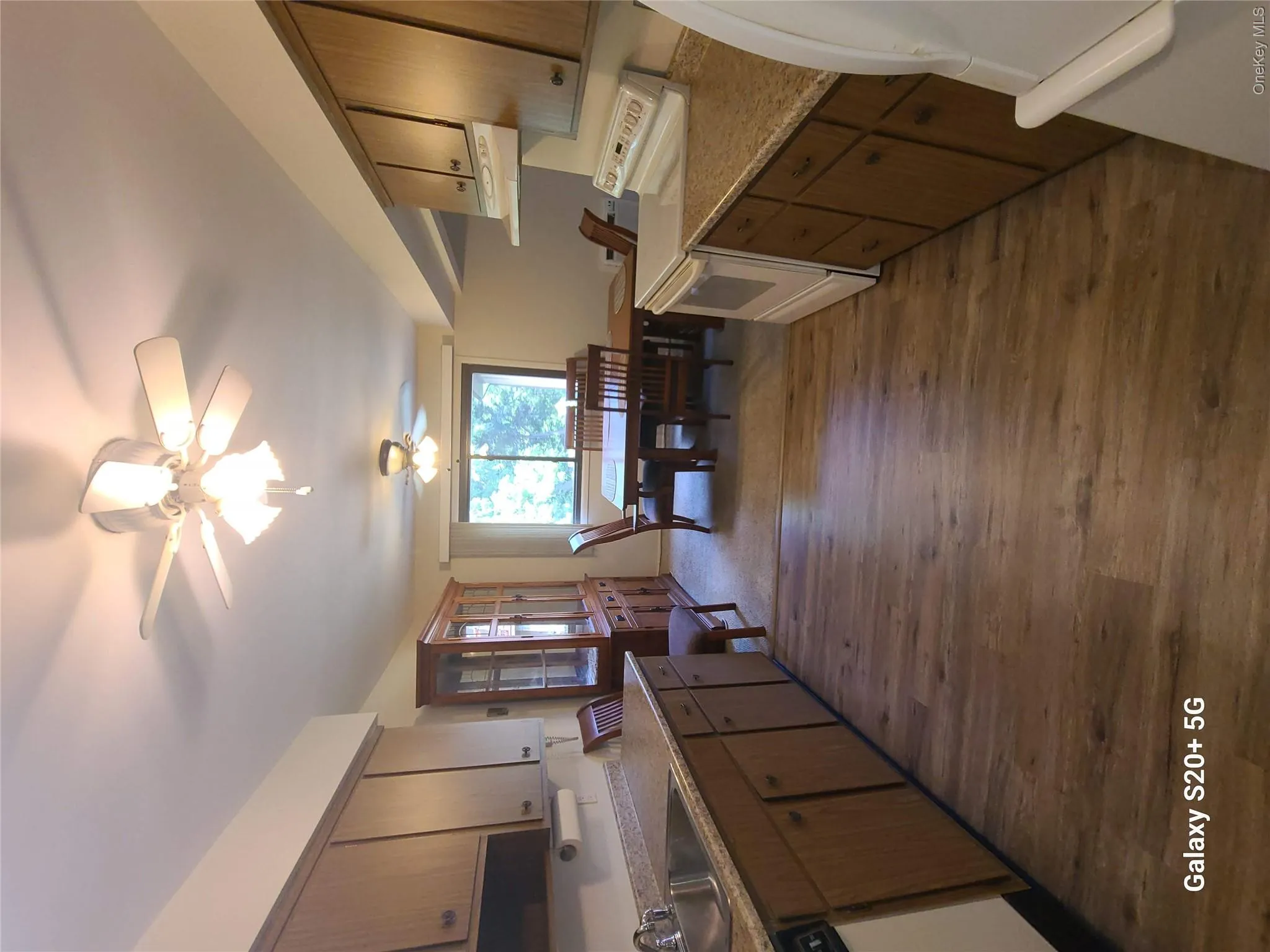 Kitchen has an open floor plan! Kitchen has an open floor plan!