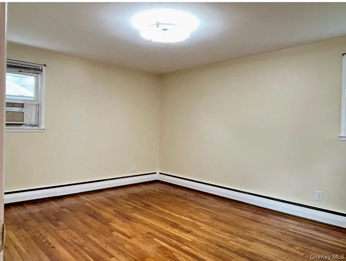29 jean Place, Oyster Bay, NY, 3 Bedrooms Bedrooms, 9 Rooms Rooms,1 BathroomBathrooms,Residential,For Rent,jean,0,1039112 29 jean Place, Oyster Bay, NY, 3 Bedrooms Bedrooms, 9 Rooms Rooms,1 BathroomBathrooms,Residential,For Rent,jean,0,1039112