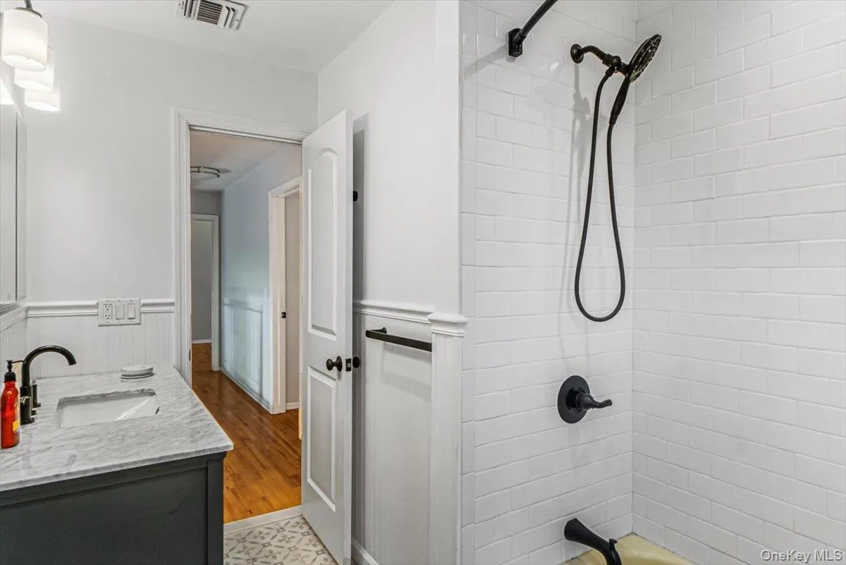 189 Belleview Avenue, Brookhaven, NY, 3 Bedrooms Bedrooms, 7 Rooms Rooms,2 BathroomsBathrooms,Residential,For Rent,Belleview,0,1039117 189 Belleview Avenue, Brookhaven, NY, 3 Bedrooms Bedrooms, 7 Rooms Rooms,2 BathroomsBathrooms,Residential,For Rent,Belleview,0,1039117