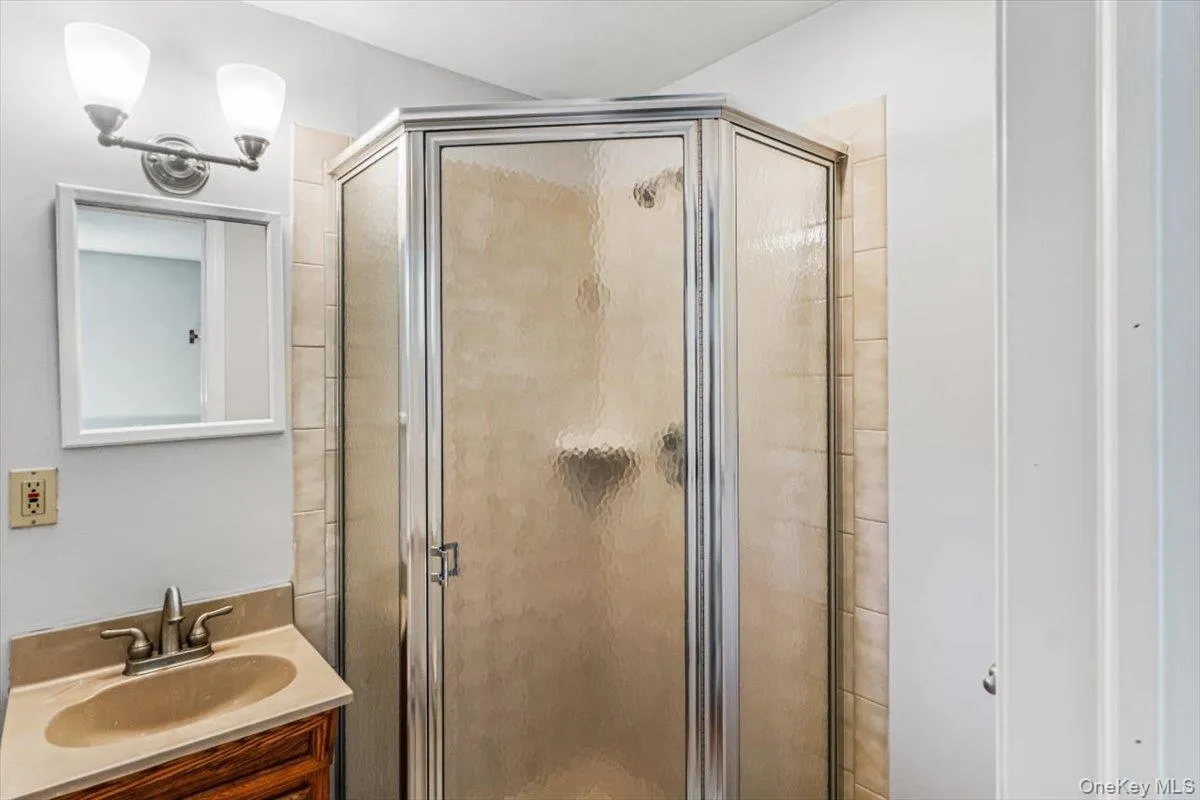 189 Belleview Avenue, Brookhaven, NY, 3 Bedrooms Bedrooms, 7 Rooms Rooms,2 BathroomsBathrooms,Residential,For Rent,Belleview,0,1039117 189 Belleview Avenue, Brookhaven, NY, 3 Bedrooms Bedrooms, 7 Rooms Rooms,2 BathroomsBathrooms,Residential,For Rent,Belleview,0,1039117