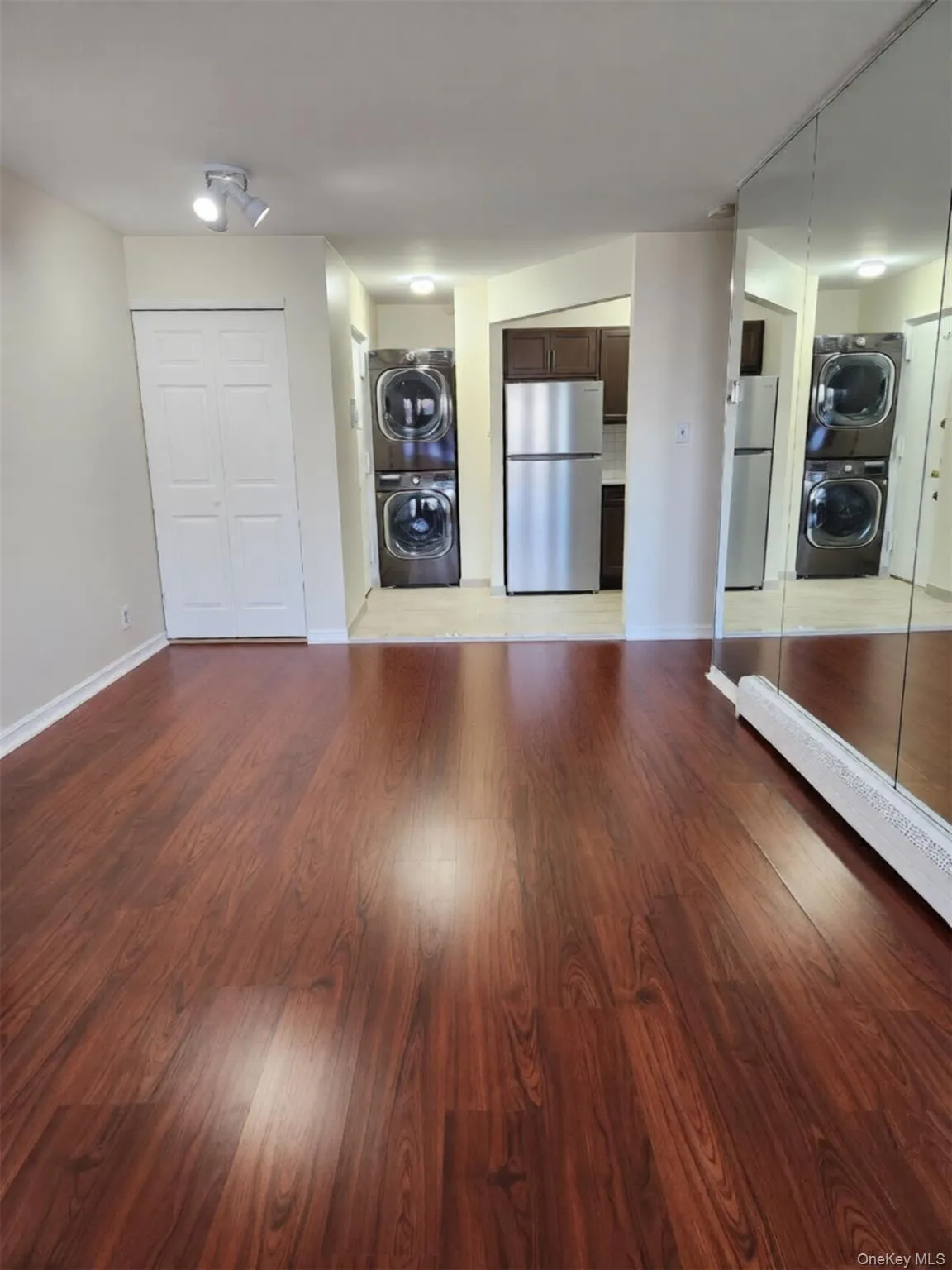 9711 Conduit Avenue, New York, NY, 1 Bedroom Bedrooms, 3 Rooms Rooms,1 BathroomBathrooms,Residential,For Rent,Conduit,0,1039124 9711 Conduit Avenue, New York, NY, 1 Bedroom Bedrooms, 3 Rooms Rooms,1 BathroomBathrooms,Residential,For Rent,Conduit,0,1039124