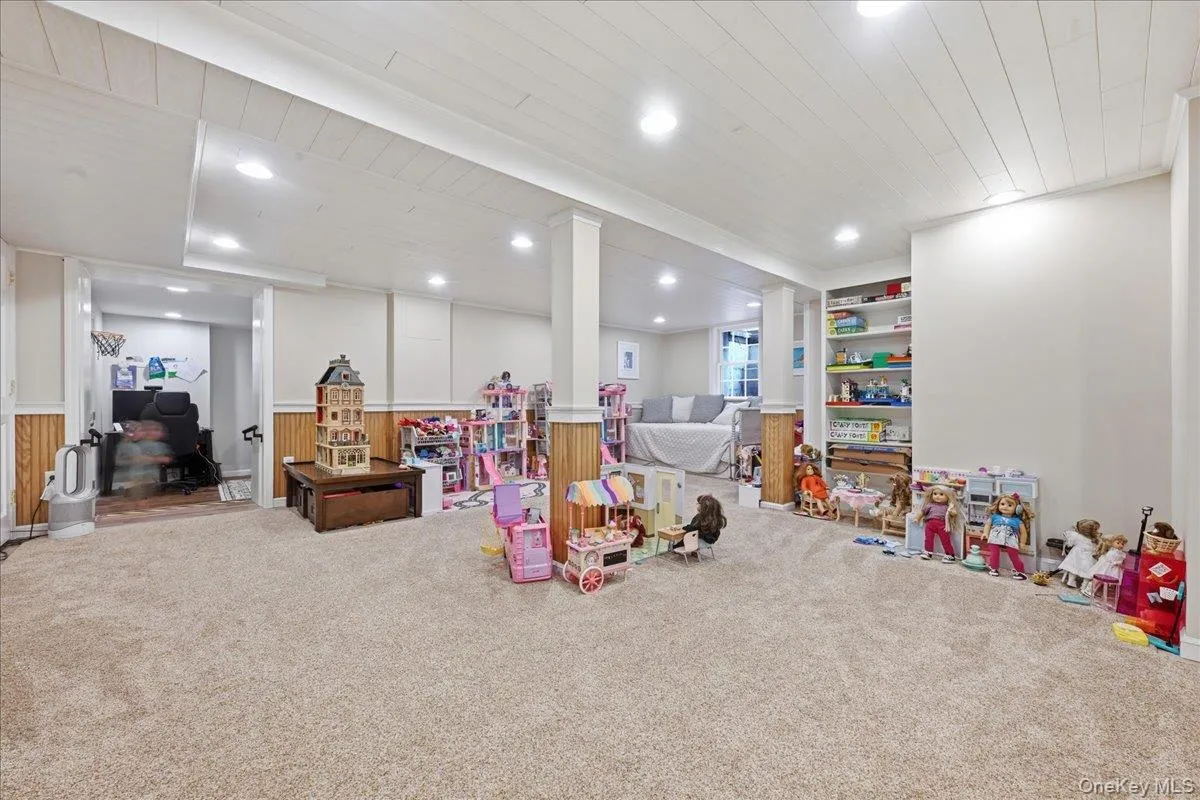 60 Kenwood Road, Hempstead, NY, 4 Bedrooms Bedrooms, 10 Rooms Rooms,3 BathroomsBathrooms,Residential,For Rent,Kenwood,0,1039129 60 Kenwood Road, Hempstead, NY, 4 Bedrooms Bedrooms, 10 Rooms Rooms,3 BathroomsBathrooms,Residential,For Rent,Kenwood,0,1039129