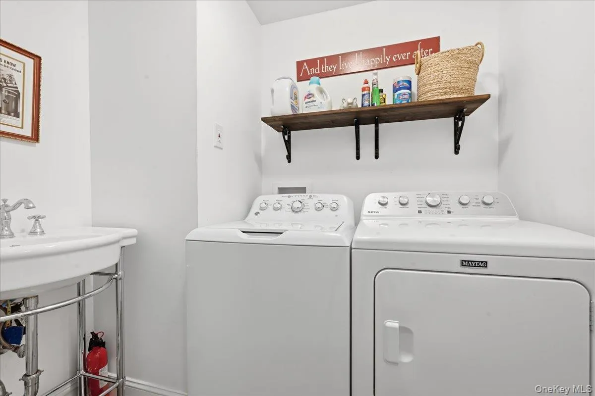 60 Kenwood Road, Hempstead, NY, 4 Bedrooms Bedrooms, 10 Rooms Rooms,3 BathroomsBathrooms,Residential,For Rent,Kenwood,0,1039129 60 Kenwood Road, Hempstead, NY, 4 Bedrooms Bedrooms, 10 Rooms Rooms,3 BathroomsBathrooms,Residential,For Rent,Kenwood,0,1039129