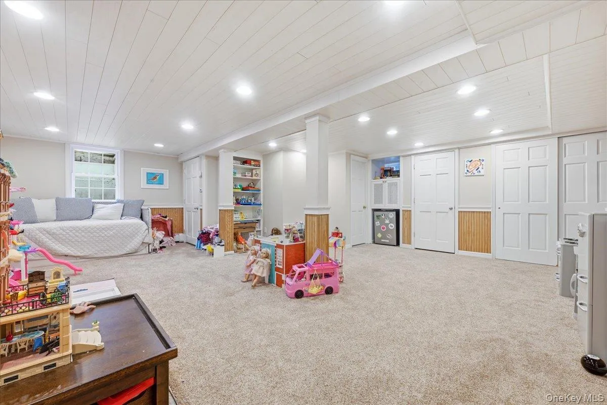 60 Kenwood Road, Hempstead, NY, 4 Bedrooms Bedrooms, 10 Rooms Rooms,3 BathroomsBathrooms,Residential,For Rent,Kenwood,0,1039129 60 Kenwood Road, Hempstead, NY, 4 Bedrooms Bedrooms, 10 Rooms Rooms,3 BathroomsBathrooms,Residential,For Rent,Kenwood,0,1039129