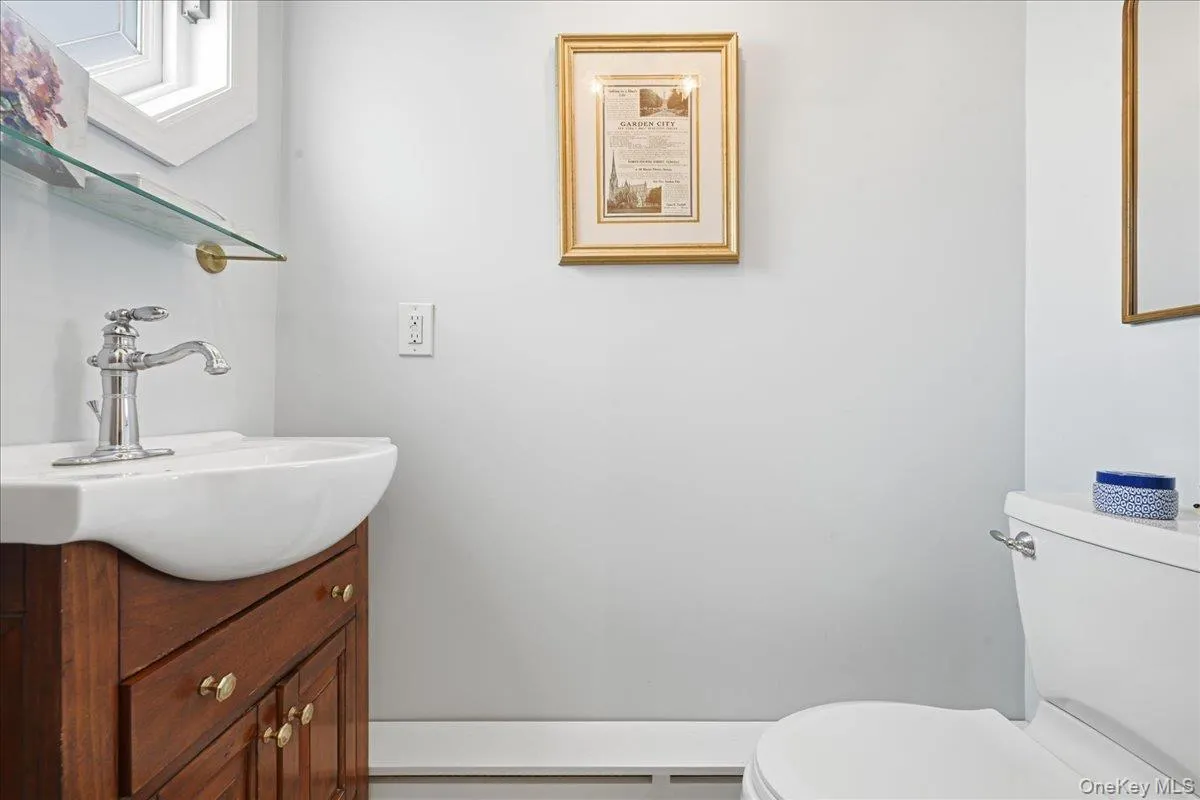 60 Kenwood Road, Hempstead, NY, 4 Bedrooms Bedrooms, 10 Rooms Rooms,3 BathroomsBathrooms,Residential,For Rent,Kenwood,0,1039129 60 Kenwood Road, Hempstead, NY, 4 Bedrooms Bedrooms, 10 Rooms Rooms,3 BathroomsBathrooms,Residential,For Rent,Kenwood,0,1039129