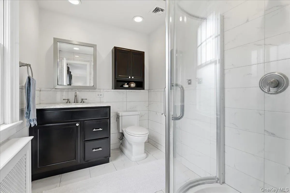 60 Kenwood Road, Hempstead, NY, 4 Bedrooms Bedrooms, 10 Rooms Rooms,3 BathroomsBathrooms,Residential,For Rent,Kenwood,0,1039129 60 Kenwood Road, Hempstead, NY, 4 Bedrooms Bedrooms, 10 Rooms Rooms,3 BathroomsBathrooms,Residential,For Rent,Kenwood,0,1039129