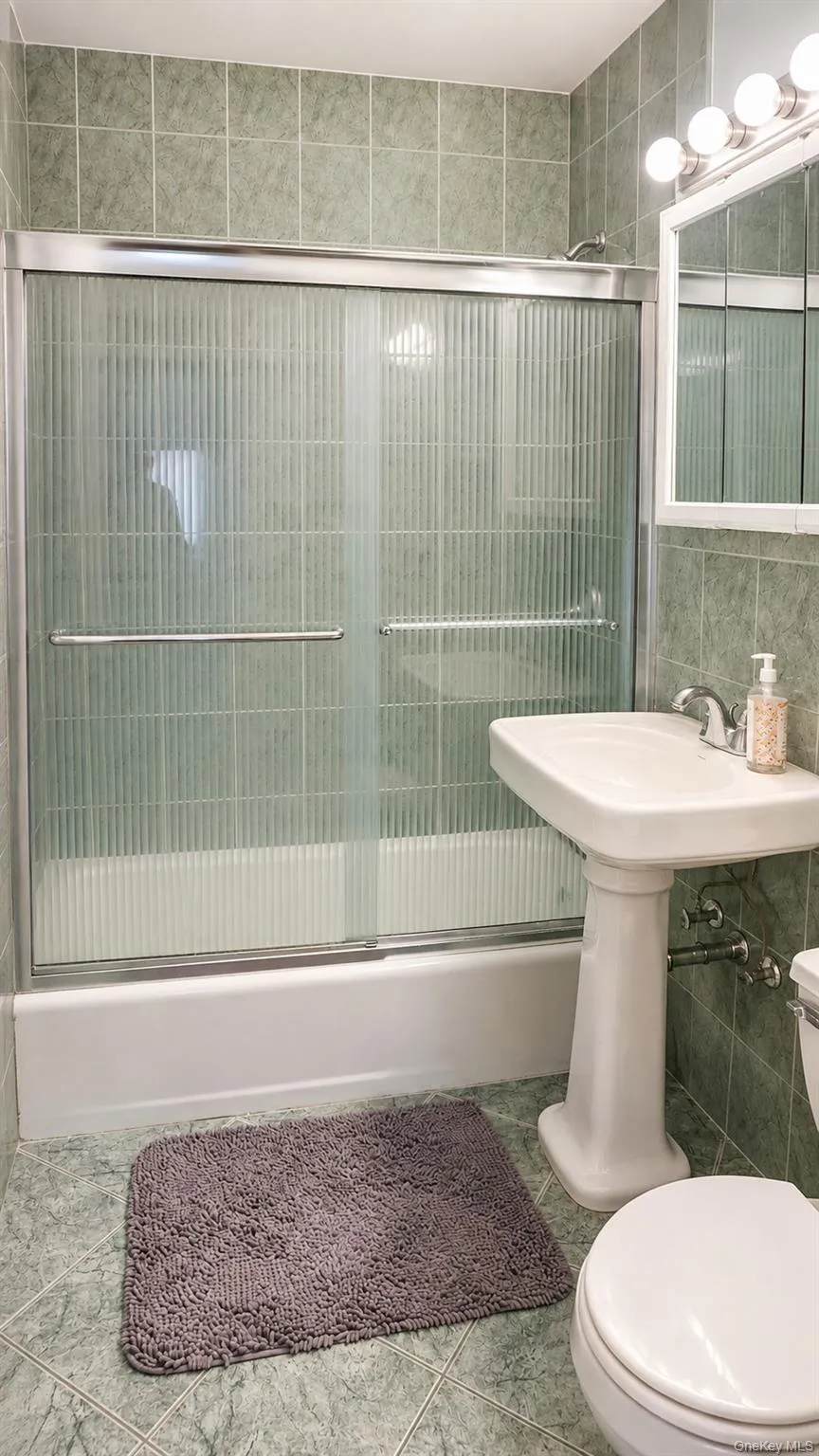 687 Bronx River Road, Yonkers, NY, 1 Bedroom Bedrooms, 5 Rooms Rooms,1 BathroomBathrooms,Residential,For Rent,Bronx River,0,1039130 687 Bronx River Road, Yonkers, NY, 1 Bedroom Bedrooms, 5 Rooms Rooms,1 BathroomBathrooms,Residential,For Rent,Bronx River,0,1039130