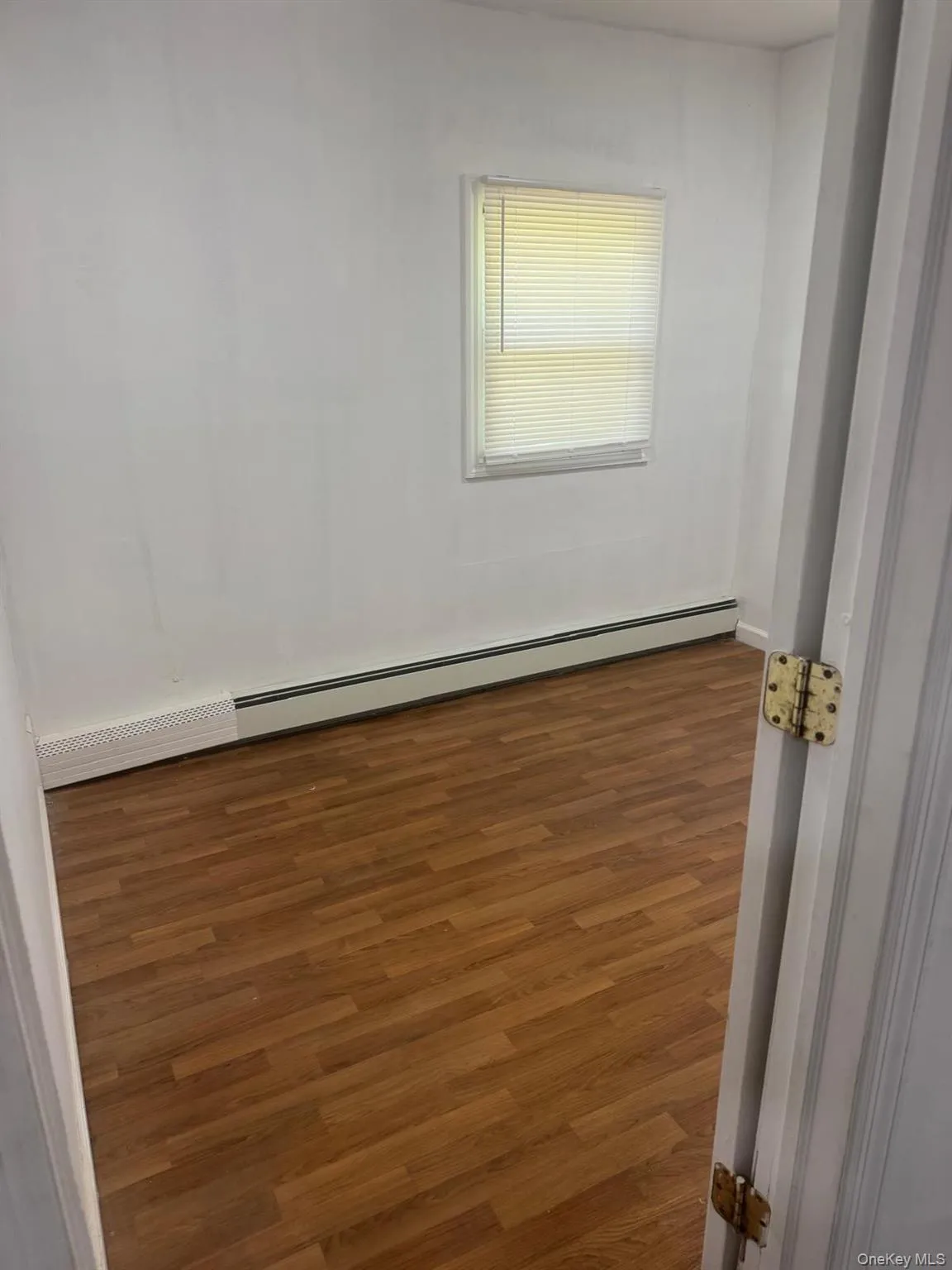 34 Midland Avenue, Brookhaven, NY, 4 Bedrooms Bedrooms, 6 Rooms Rooms,1 BathroomBathrooms,Residential,For Rent,Midland,0,1039142 34 Midland Avenue, Brookhaven, NY, 4 Bedrooms Bedrooms, 6 Rooms Rooms,1 BathroomBathrooms,Residential,For Rent,Midland,0,1039142