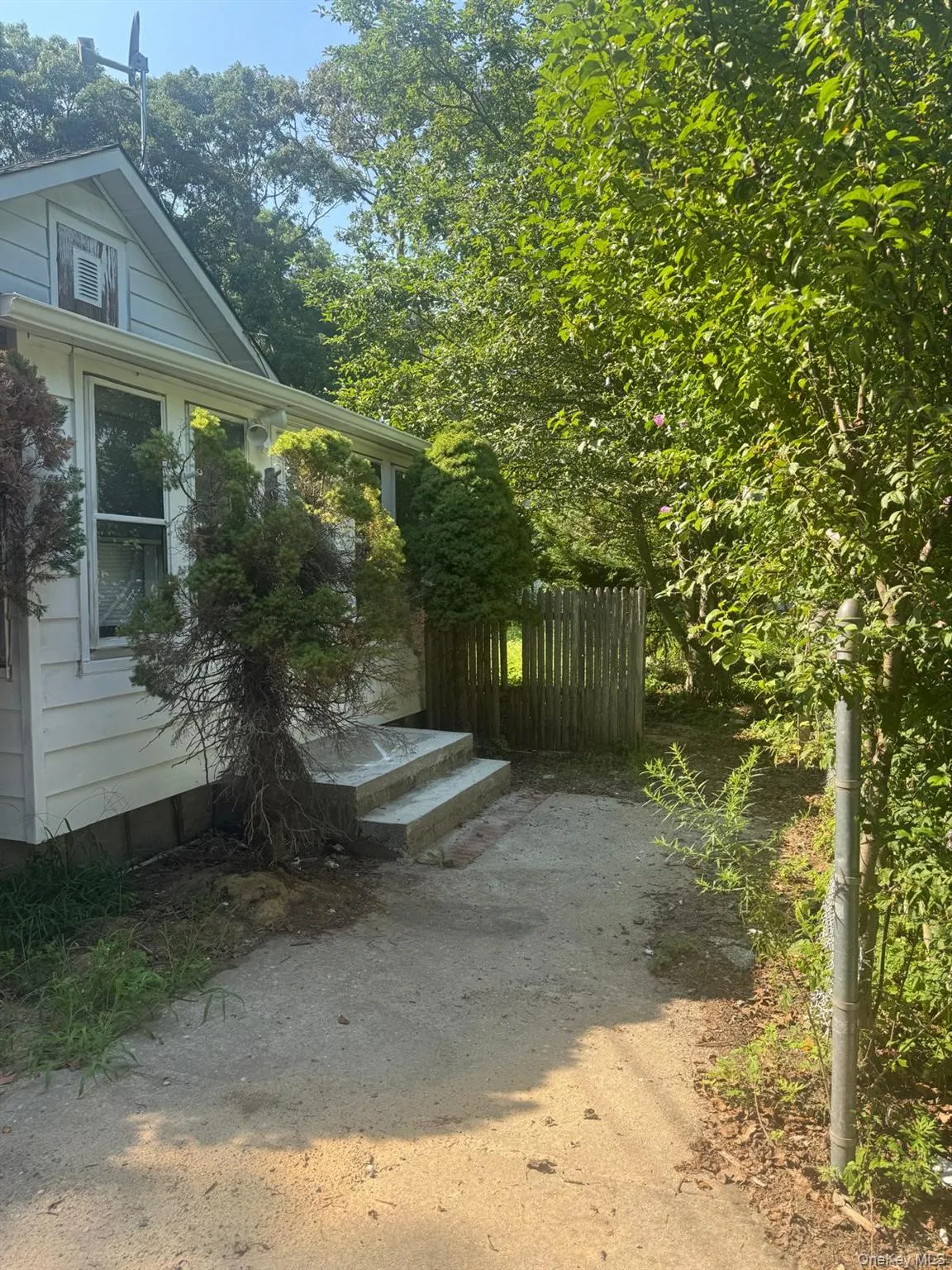 34 Midland Avenue, Brookhaven, NY, 4 Bedrooms Bedrooms, 6 Rooms Rooms,1 BathroomBathrooms,Residential,For Rent,Midland,0,1039142 34 Midland Avenue, Brookhaven, NY, 4 Bedrooms Bedrooms, 6 Rooms Rooms,1 BathroomBathrooms,Residential,For Rent,Midland,0,1039142