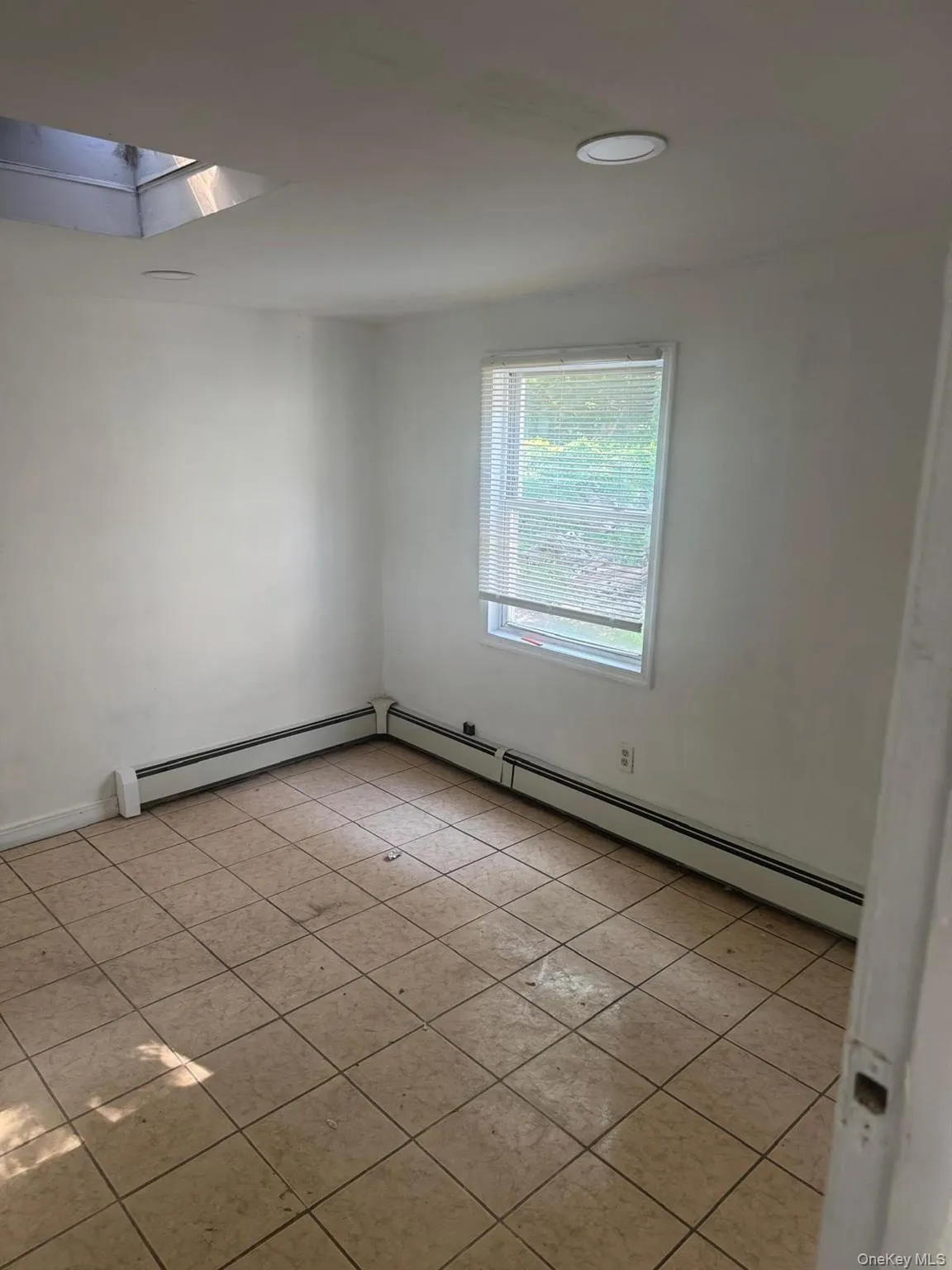34 Midland Avenue, Brookhaven, NY, 4 Bedrooms Bedrooms, 6 Rooms Rooms,1 BathroomBathrooms,Residential,For Rent,Midland,0,1039142 34 Midland Avenue, Brookhaven, NY, 4 Bedrooms Bedrooms, 6 Rooms Rooms,1 BathroomBathrooms,Residential,For Rent,Midland,0,1039142