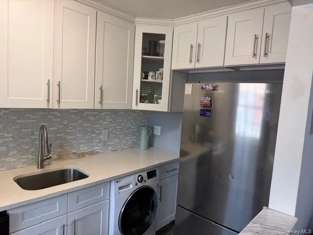 65-50 224 Street, New York, NY, 2 Bedrooms Bedrooms, 4 Rooms Rooms,1 BathroomBathrooms,Residential,For Rent,224,0,1039144 65-50 224 Street, New York, NY, 2 Bedrooms Bedrooms, 4 Rooms Rooms,1 BathroomBathrooms,Residential,For Rent,224,0,1039144