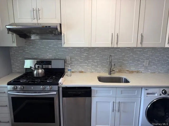 65-50 224 Street, New York, NY, 2 Bedrooms Bedrooms, 4 Rooms Rooms,1 BathroomBathrooms,Residential,For Rent,224,0,1039144 65-50 224 Street, New York, NY, 2 Bedrooms Bedrooms, 4 Rooms Rooms,1 BathroomBathrooms,Residential,For Rent,224,0,1039144