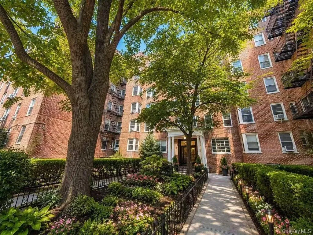 8511 34th Avenue, New York, NY, 1 Bedroom Bedrooms, 4 Rooms Rooms,1 BathroomBathrooms,Residential,For Rent,34th,0,1039154 8511 34th Avenue, New York, NY, 1 Bedroom Bedrooms, 4 Rooms Rooms,1 BathroomBathrooms,Residential,For Rent,34th,0,1039154