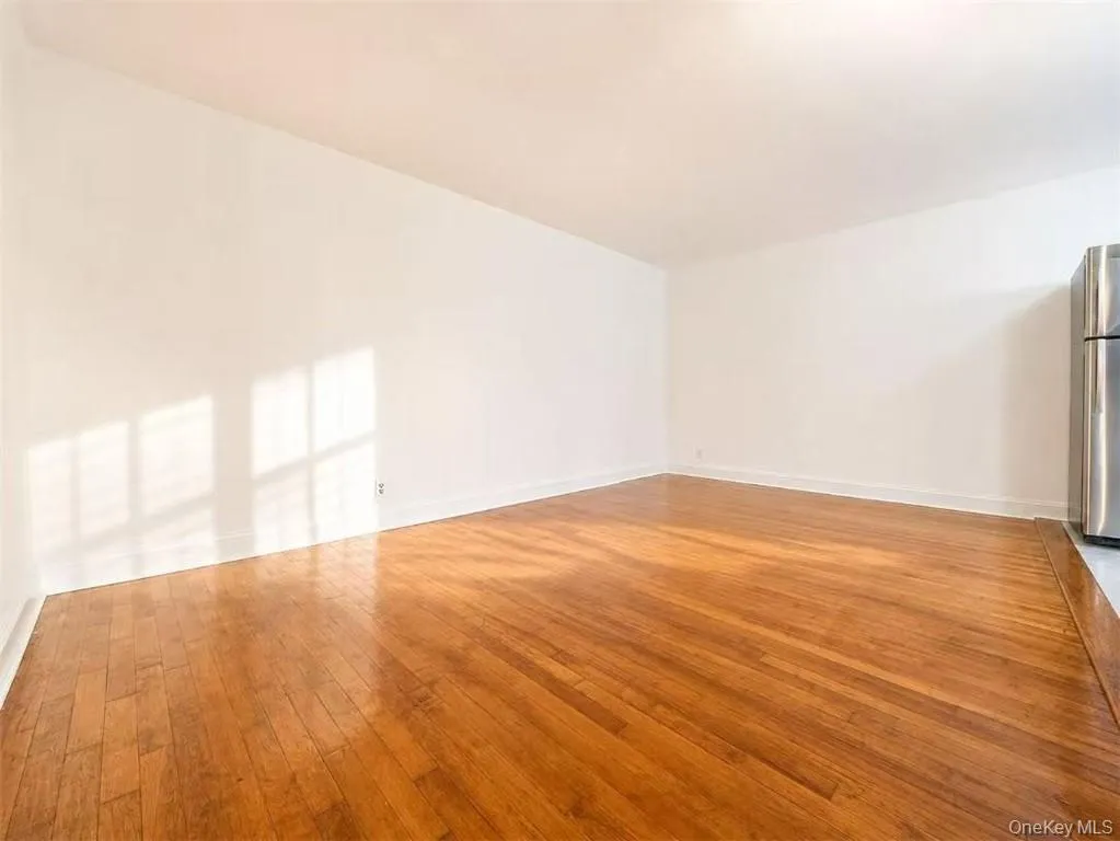 8511 34th Avenue, New York, NY, 1 Bedroom Bedrooms, 4 Rooms Rooms,1 BathroomBathrooms,Residential,For Rent,34th,0,1039154 8511 34th Avenue, New York, NY, 1 Bedroom Bedrooms, 4 Rooms Rooms,1 BathroomBathrooms,Residential,For Rent,34th,0,1039154