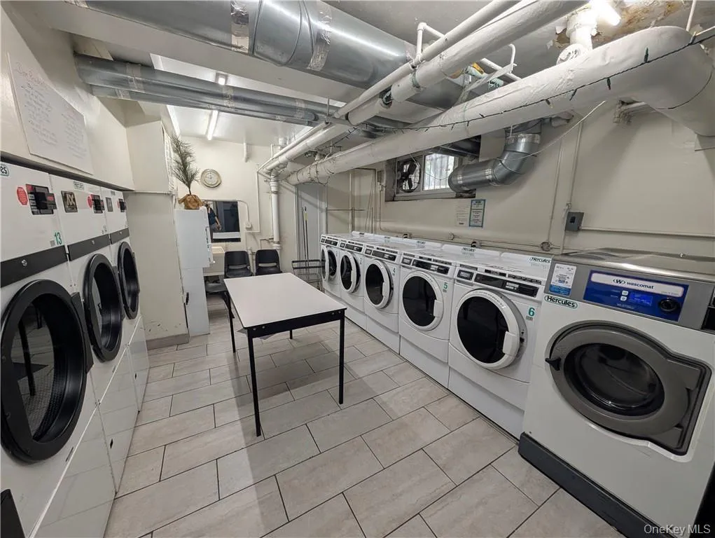 8511 34th Avenue, New York, NY, 1 Bedroom Bedrooms, 4 Rooms Rooms,1 BathroomBathrooms,Residential,For Rent,34th,0,1039154 8511 34th Avenue, New York, NY, 1 Bedroom Bedrooms, 4 Rooms Rooms,1 BathroomBathrooms,Residential,For Rent,34th,0,1039154