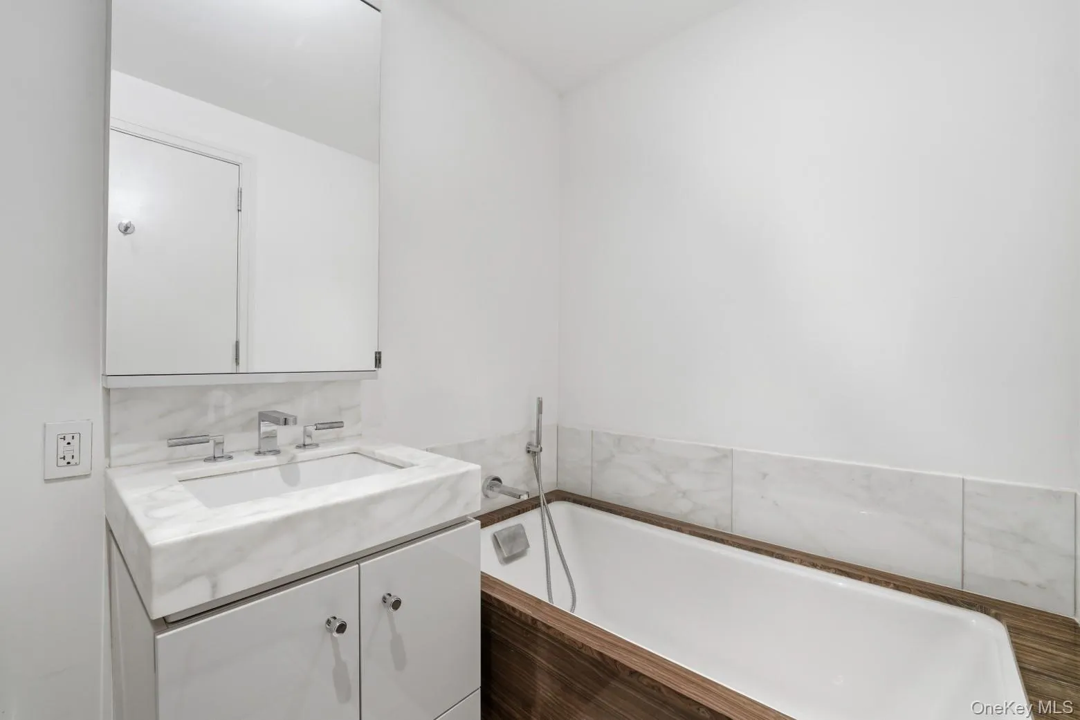 460 W 42nd Street, New York, NY, 1 Bedroom Bedrooms, 3 Rooms Rooms,1 BathroomBathrooms,Residential Lease,For Rent,W 42nd Street,0,1039156 460 W 42nd Street, New York, NY, 1 Bedroom Bedrooms, 3 Rooms Rooms,1 BathroomBathrooms,Residential Lease,For Rent,W 42nd Street,0,1039156