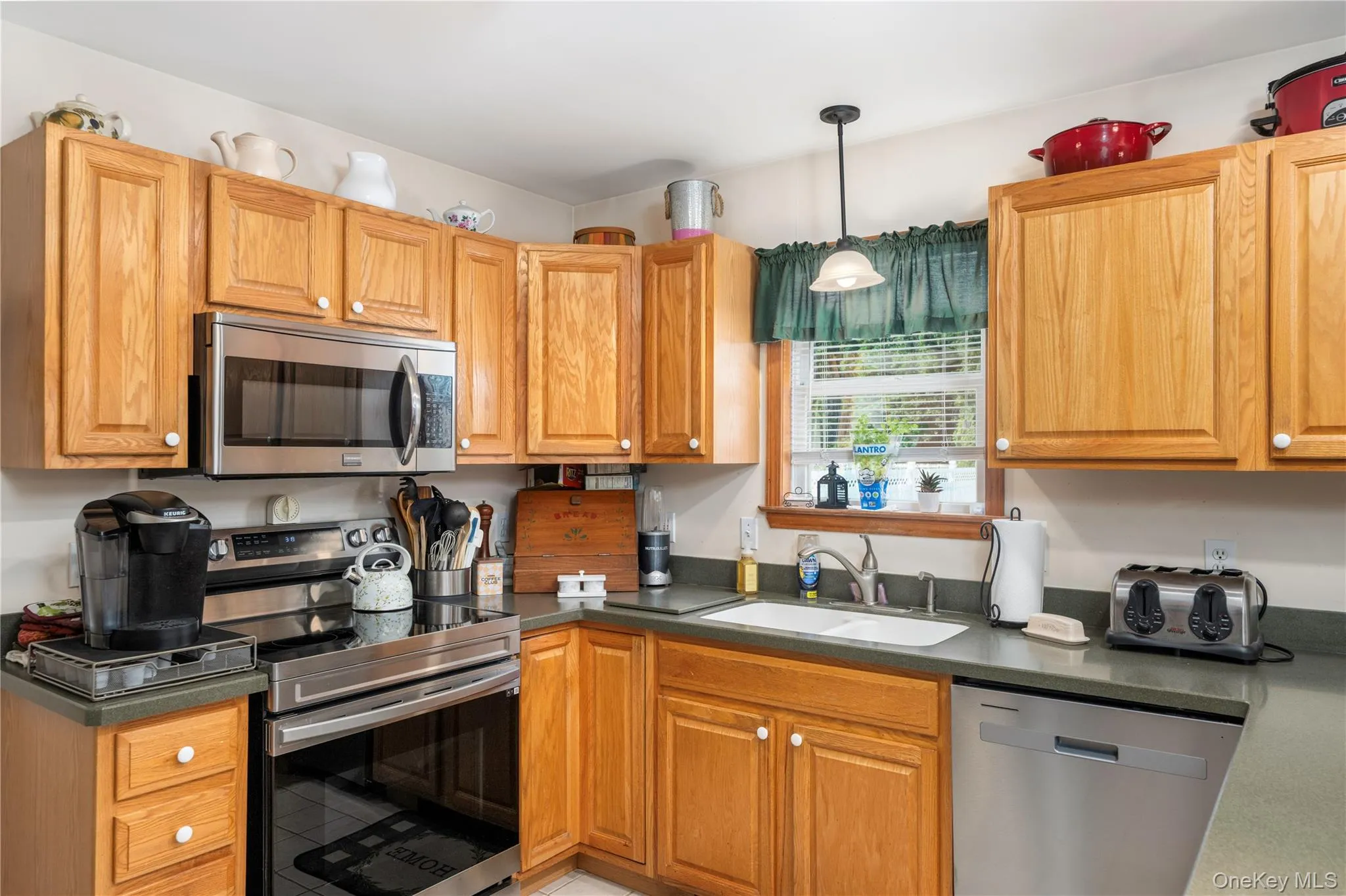 24 Quail Lane, Clermont, NY, 4 Bedrooms Bedrooms, 7 Rooms Rooms,2 BathroomsBathrooms,Residential,For Rent,Quail,0,1039158 24 Quail Lane, Clermont, NY, 4 Bedrooms Bedrooms, 7 Rooms Rooms,2 BathroomsBathrooms,Residential,For Rent,Quail,0,1039158