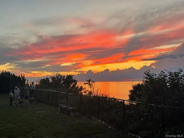 Amazing View just a few blocks away Amazing View just a few blocks away