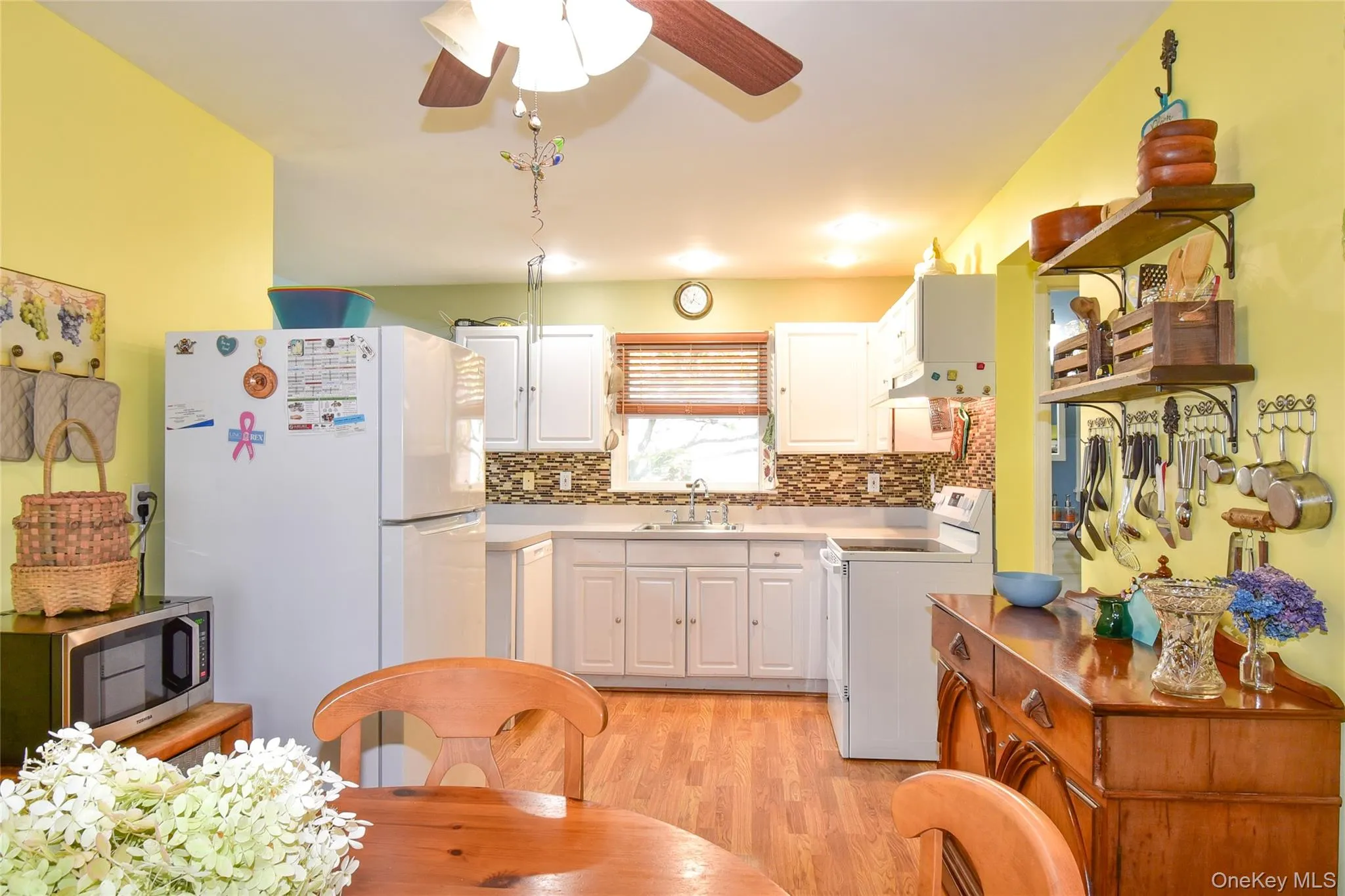 38 Montauk Road, Brookhaven, NY, 2 Bedrooms Bedrooms, 6 Rooms Rooms,2 BathroomsBathrooms,Residential,For Rent,Montauk,0,1039159 38 Montauk Road, Brookhaven, NY, 2 Bedrooms Bedrooms, 6 Rooms Rooms,2 BathroomsBathrooms,Residential,For Rent,Montauk,0,1039159