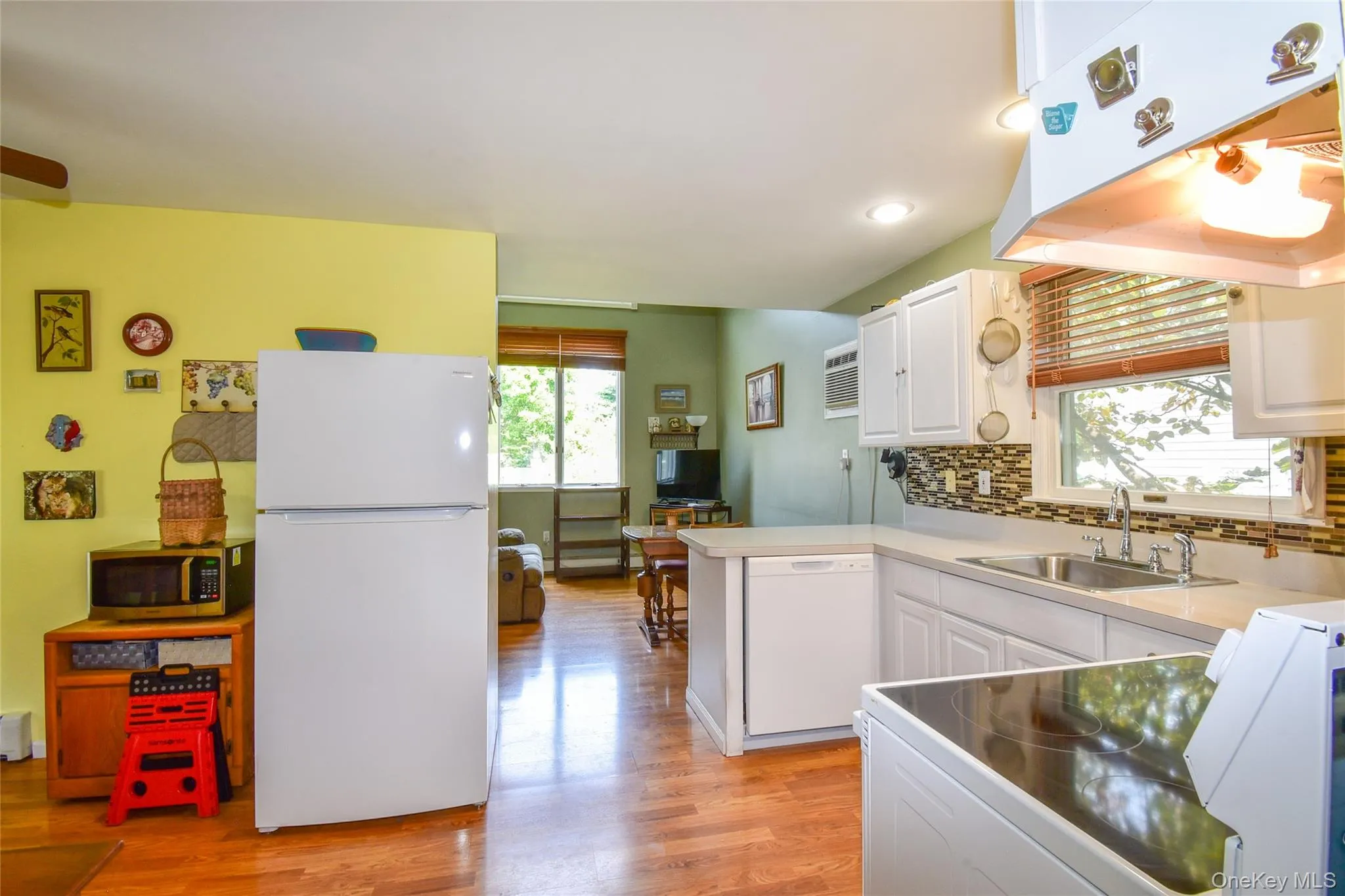 38 Montauk Road, Brookhaven, NY, 2 Bedrooms Bedrooms, 6 Rooms Rooms,2 BathroomsBathrooms,Residential,For Rent,Montauk,0,1039159 38 Montauk Road, Brookhaven, NY, 2 Bedrooms Bedrooms, 6 Rooms Rooms,2 BathroomsBathrooms,Residential,For Rent,Montauk,0,1039159