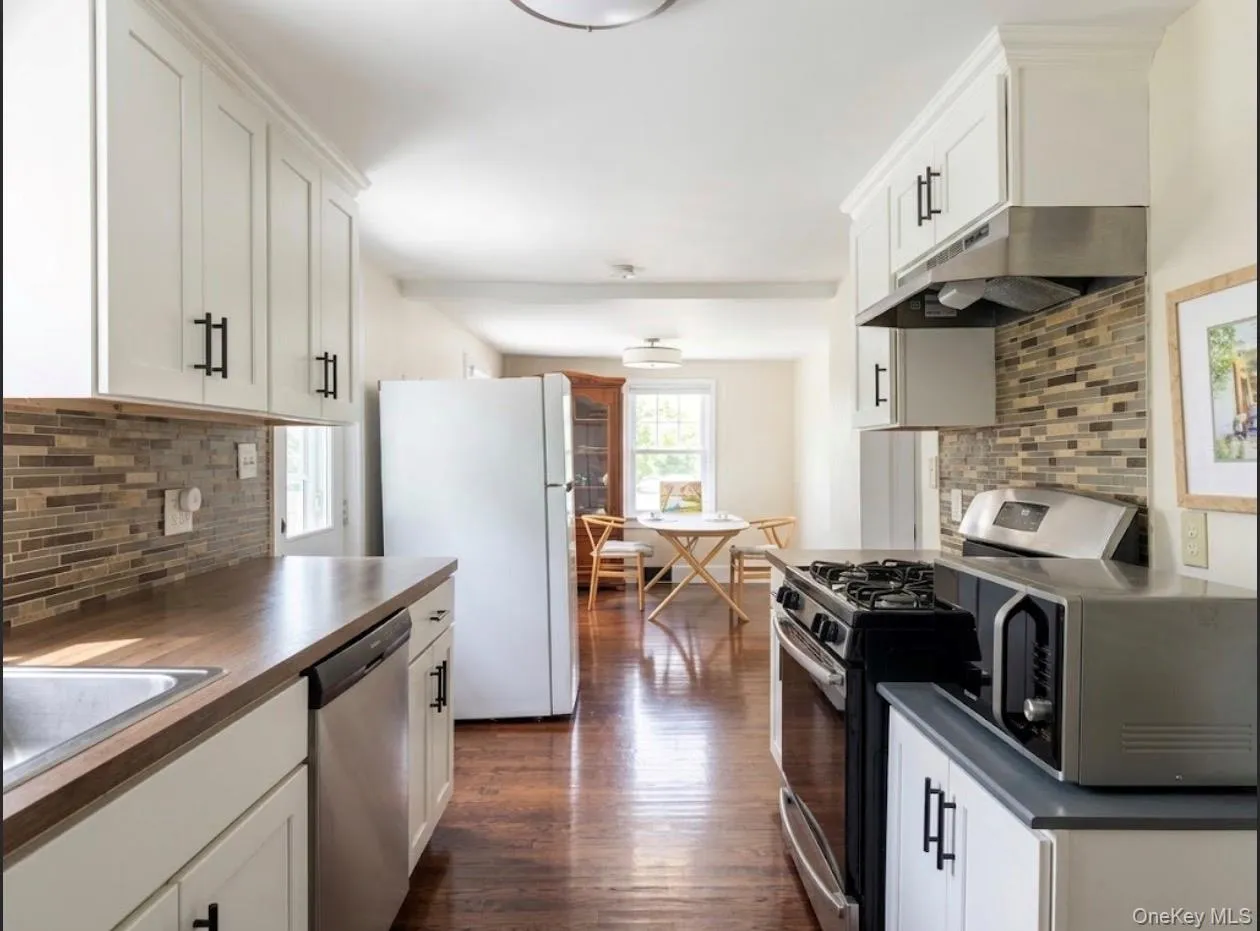 26 Gardner Avenue, Middletown, NY, 2 Bedrooms Bedrooms, 5 Rooms Rooms,1 BathroomBathrooms,Residential,For Rent,Gardner,0,1039162 26 Gardner Avenue, Middletown, NY, 2 Bedrooms Bedrooms, 5 Rooms Rooms,1 BathroomBathrooms,Residential,For Rent,Gardner,0,1039162
