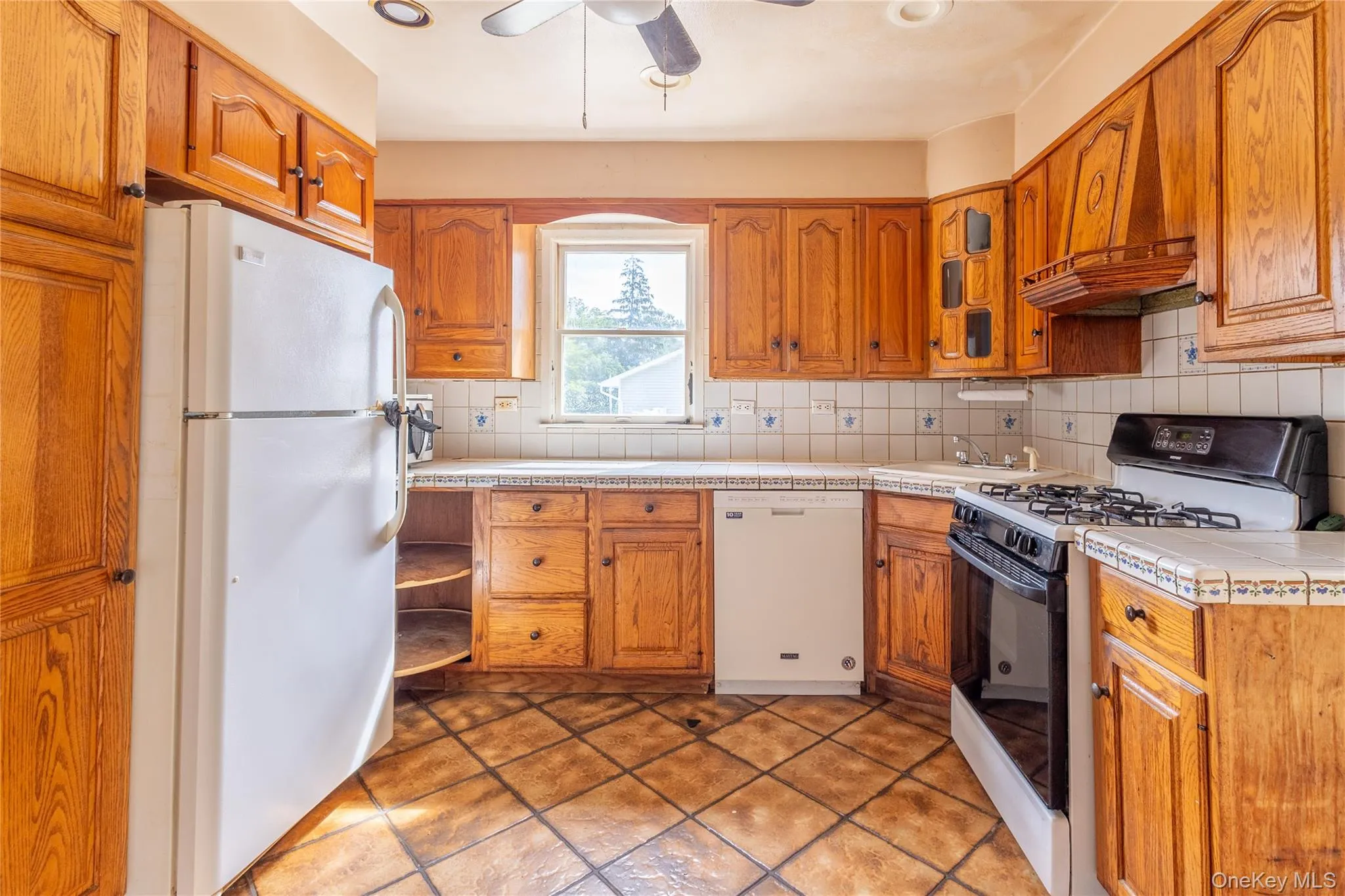 38 Sams Path, Brookhaven, NY, 2 Bedrooms Bedrooms, 4 Rooms Rooms,1 BathroomBathrooms,Residential,For Rent,Sams,0,1039169 38 Sams Path, Brookhaven, NY, 2 Bedrooms Bedrooms, 4 Rooms Rooms,1 BathroomBathrooms,Residential,For Rent,Sams,0,1039169