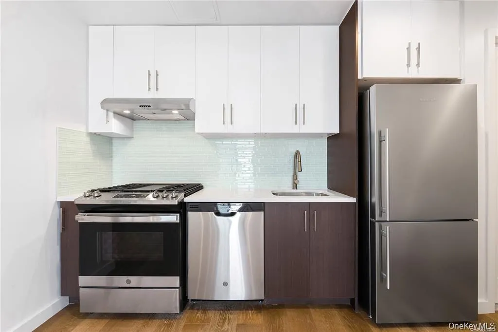 9729 64th Road, New York, NY, 2 Bedrooms Bedrooms, 4 Rooms Rooms,2 BathroomsBathrooms,Residential,For Rent,64th,0,1039183 9729 64th Road, New York, NY, 2 Bedrooms Bedrooms, 4 Rooms Rooms,2 BathroomsBathrooms,Residential,For Rent,64th,0,1039183