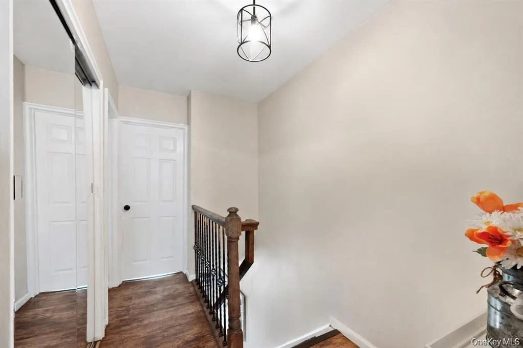 6991 Caldwell Avenue, New York, NY, 3 Bedrooms Bedrooms, 10 Rooms Rooms,2 BathroomsBathrooms,Residential,For Rent,Caldwell,0,1039184 6991 Caldwell Avenue, New York, NY, 3 Bedrooms Bedrooms, 10 Rooms Rooms,2 BathroomsBathrooms,Residential,For Rent,Caldwell,0,1039184