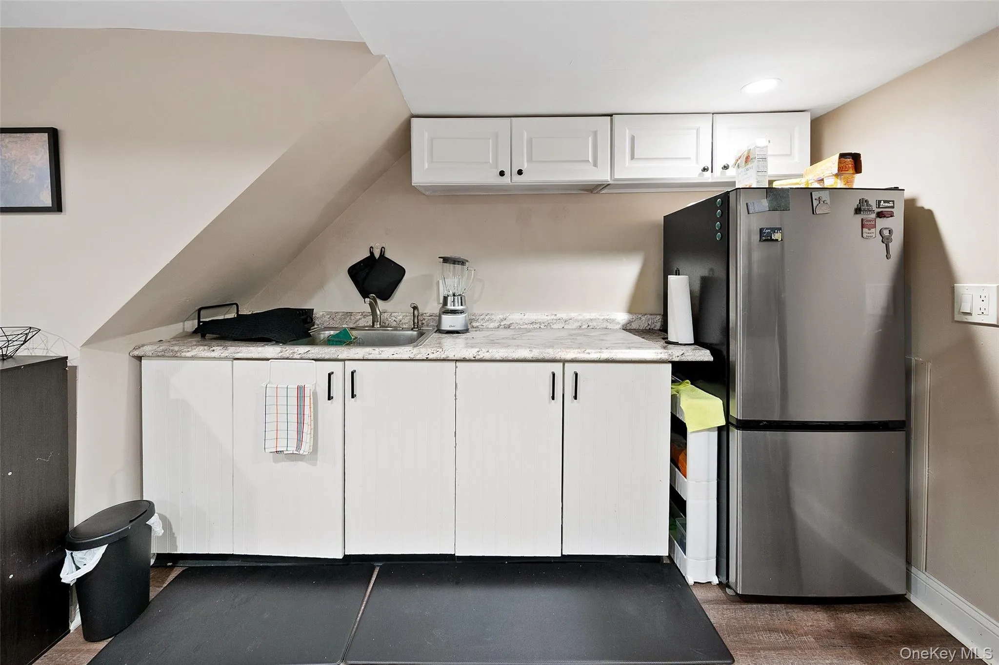 6991 Caldwell Avenue, New York, NY, 3 Bedrooms Bedrooms, 10 Rooms Rooms,2 BathroomsBathrooms,Residential,For Rent,Caldwell,0,1039184 6991 Caldwell Avenue, New York, NY, 3 Bedrooms Bedrooms, 10 Rooms Rooms,2 BathroomsBathrooms,Residential,For Rent,Caldwell,0,1039184