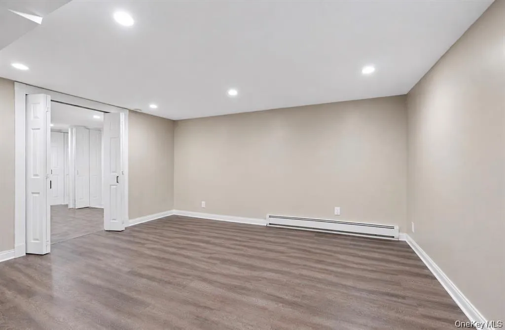 6991 Caldwell Avenue, New York, NY, 3 Bedrooms Bedrooms, 10 Rooms Rooms,2 BathroomsBathrooms,Residential,For Rent,Caldwell,0,1039184 6991 Caldwell Avenue, New York, NY, 3 Bedrooms Bedrooms, 10 Rooms Rooms,2 BathroomsBathrooms,Residential,For Rent,Caldwell,0,1039184