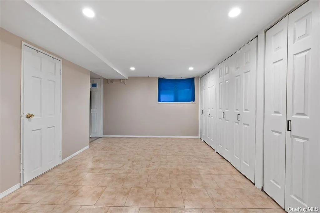 6991 Caldwell Avenue, New York, NY, 3 Bedrooms Bedrooms, 10 Rooms Rooms,2 BathroomsBathrooms,Residential,For Rent,Caldwell,0,1039184 6991 Caldwell Avenue, New York, NY, 3 Bedrooms Bedrooms, 10 Rooms Rooms,2 BathroomsBathrooms,Residential,For Rent,Caldwell,0,1039184