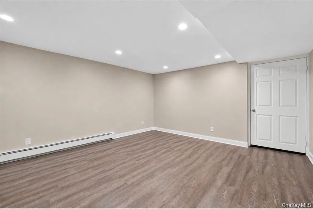 6991 Caldwell Avenue, New York, NY, 3 Bedrooms Bedrooms, 10 Rooms Rooms,2 BathroomsBathrooms,Residential,For Rent,Caldwell,0,1039184 6991 Caldwell Avenue, New York, NY, 3 Bedrooms Bedrooms, 10 Rooms Rooms,2 BathroomsBathrooms,Residential,For Rent,Caldwell,0,1039184