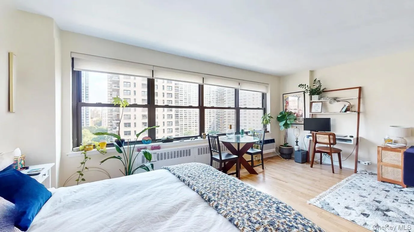 185 End Avenue, New York, NY, 2 Rooms Rooms,1 BathroomBathrooms,Residential,For Rent,End,0,1039186 185 End Avenue, New York, NY, 2 Rooms Rooms,1 BathroomBathrooms,Residential,For Rent,End,0,1039186