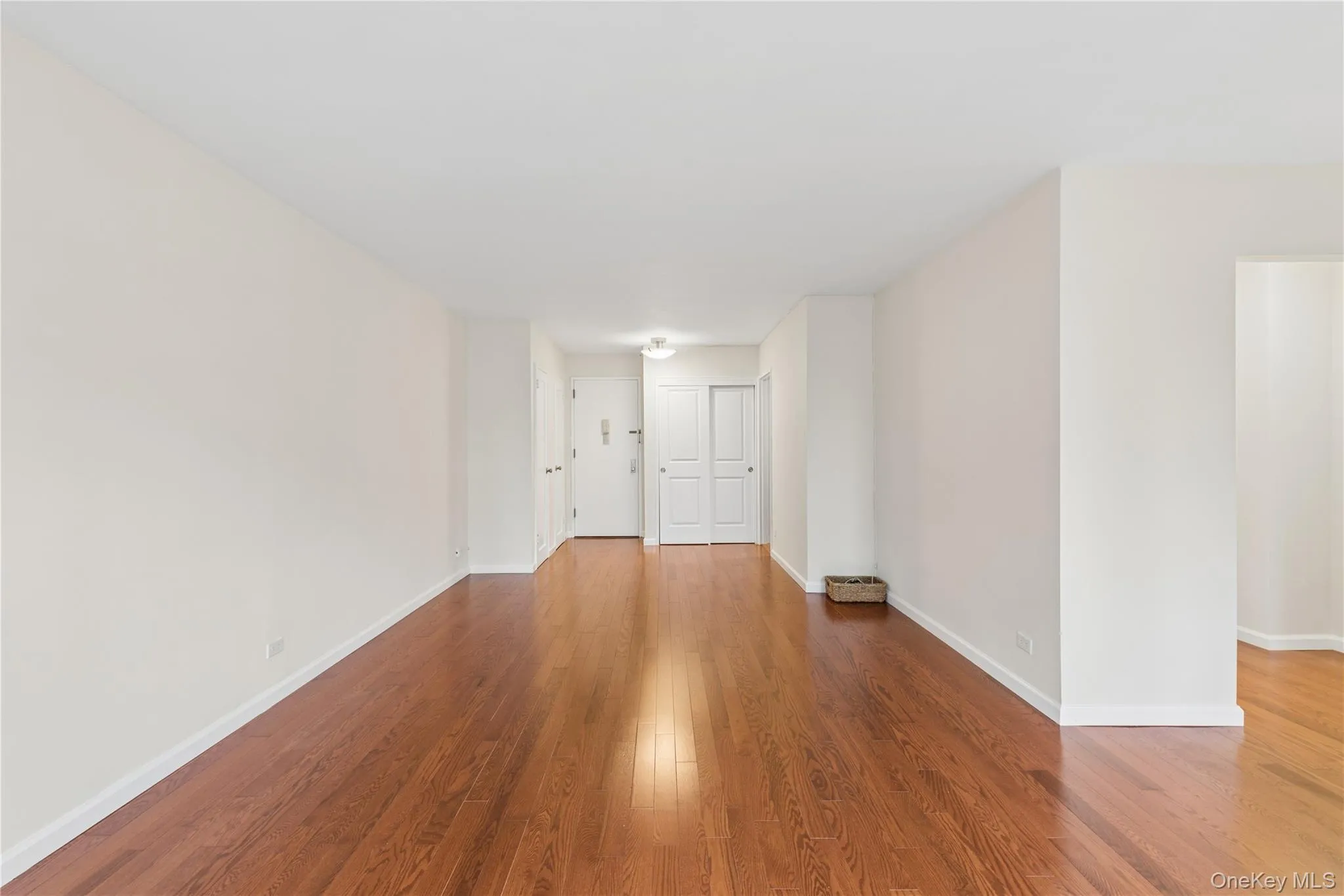185 End Avenue, New York, NY, 2 Rooms Rooms,1 BathroomBathrooms,Residential,For Rent,End,0,1039186 185 End Avenue, New York, NY, 2 Rooms Rooms,1 BathroomBathrooms,Residential,For Rent,End,0,1039186