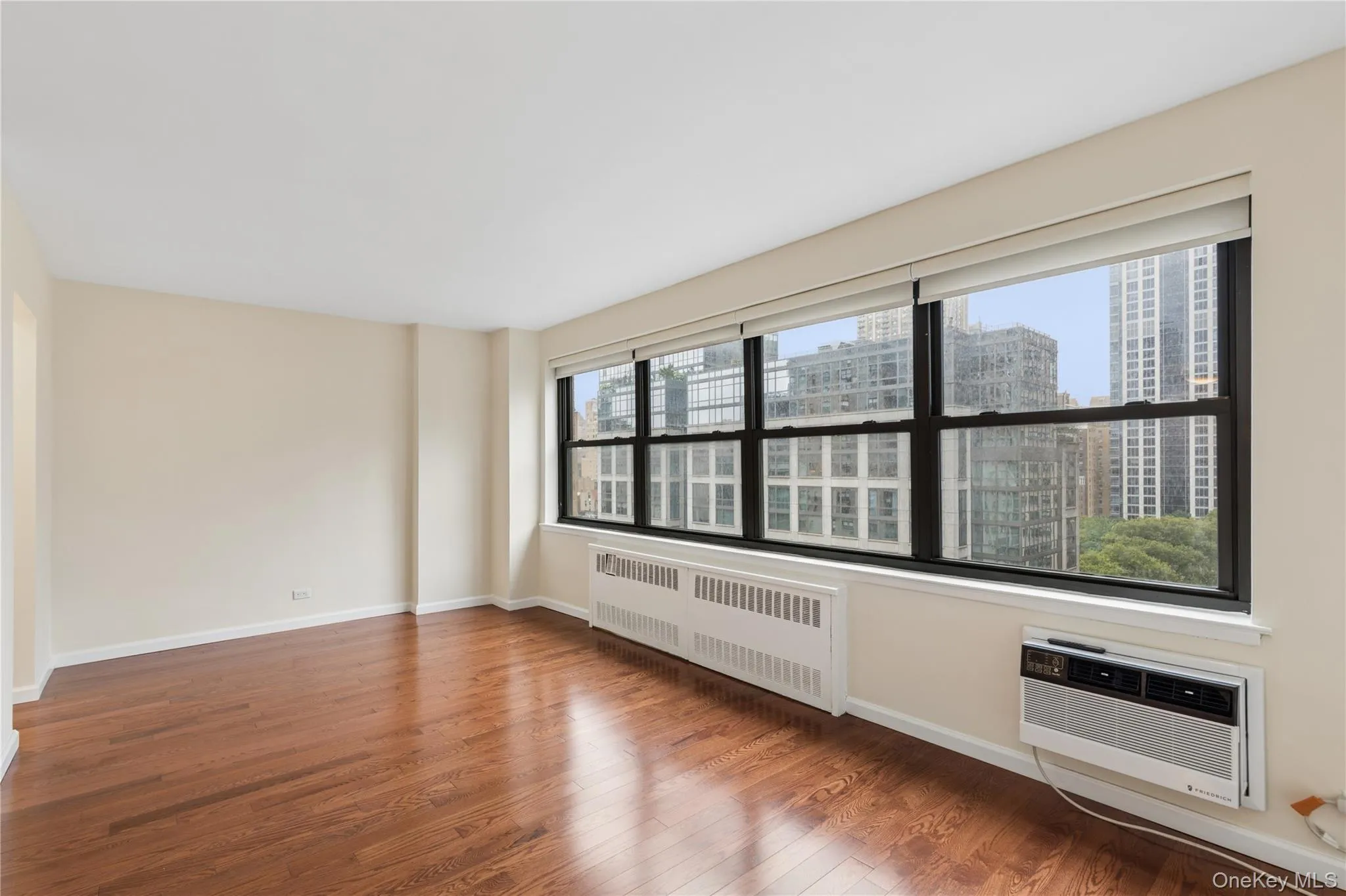 185 End Avenue, New York, NY, 2 Rooms Rooms,1 BathroomBathrooms,Residential,For Rent,End,0,1039186 185 End Avenue, New York, NY, 2 Rooms Rooms,1 BathroomBathrooms,Residential,For Rent,End,0,1039186