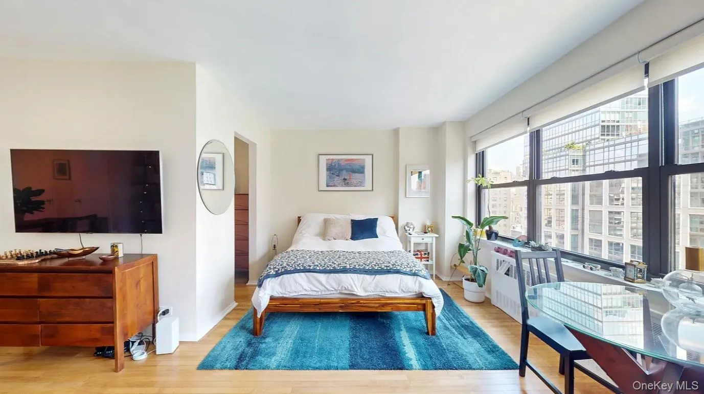 185 End Avenue, New York, NY, 2 Rooms Rooms,1 BathroomBathrooms,Residential,For Rent,End,0,1039186 185 End Avenue, New York, NY, 2 Rooms Rooms,1 BathroomBathrooms,Residential,For Rent,End,0,1039186