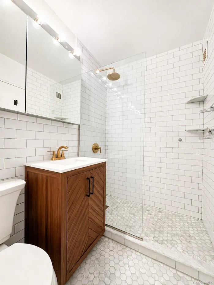 185 End Avenue, New York, NY, 2 Rooms Rooms,1 BathroomBathrooms,Residential,For Rent,End,0,1039186 185 End Avenue, New York, NY, 2 Rooms Rooms,1 BathroomBathrooms,Residential,For Rent,End,0,1039186